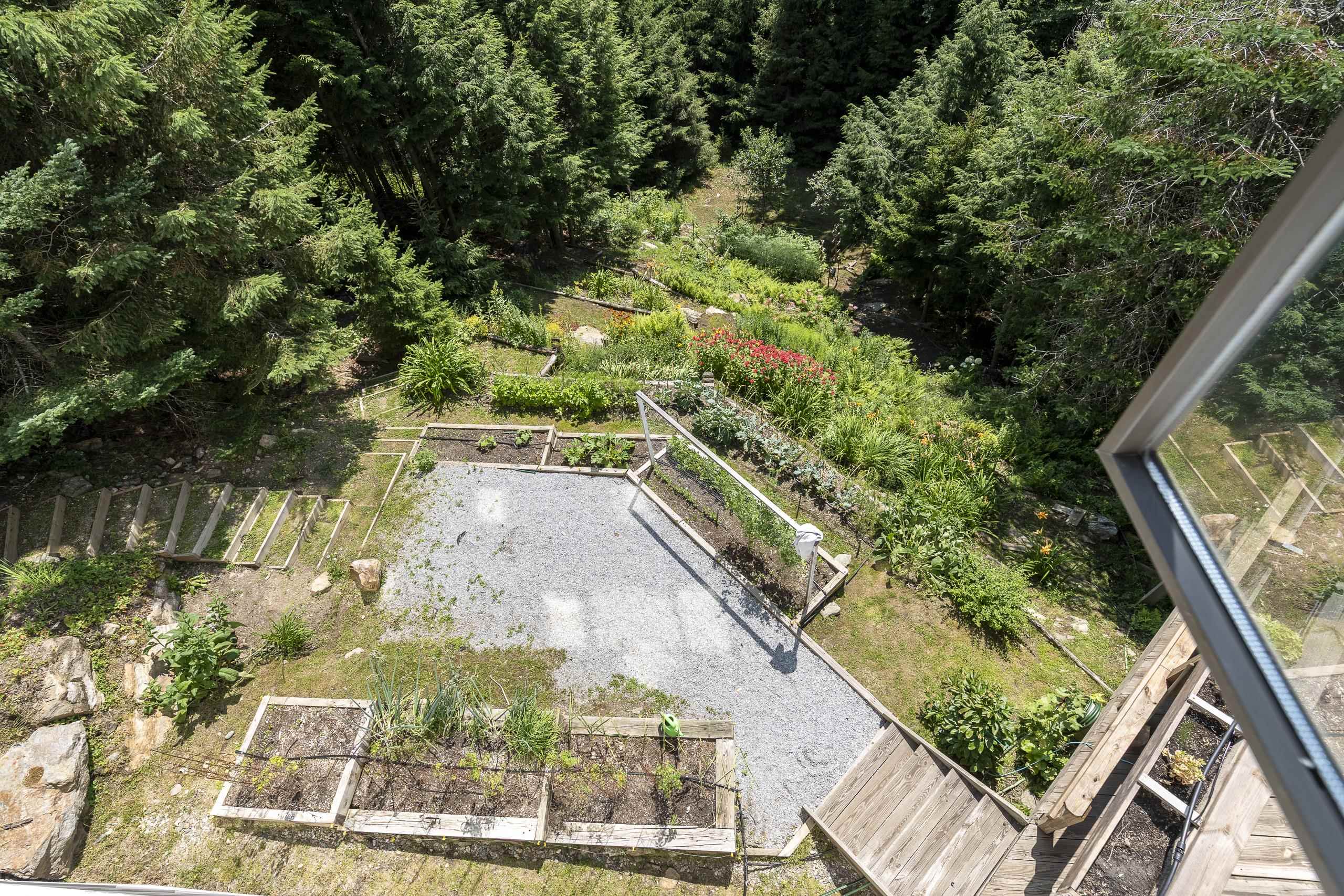 182 Bearly Hi Way Property Photo 35