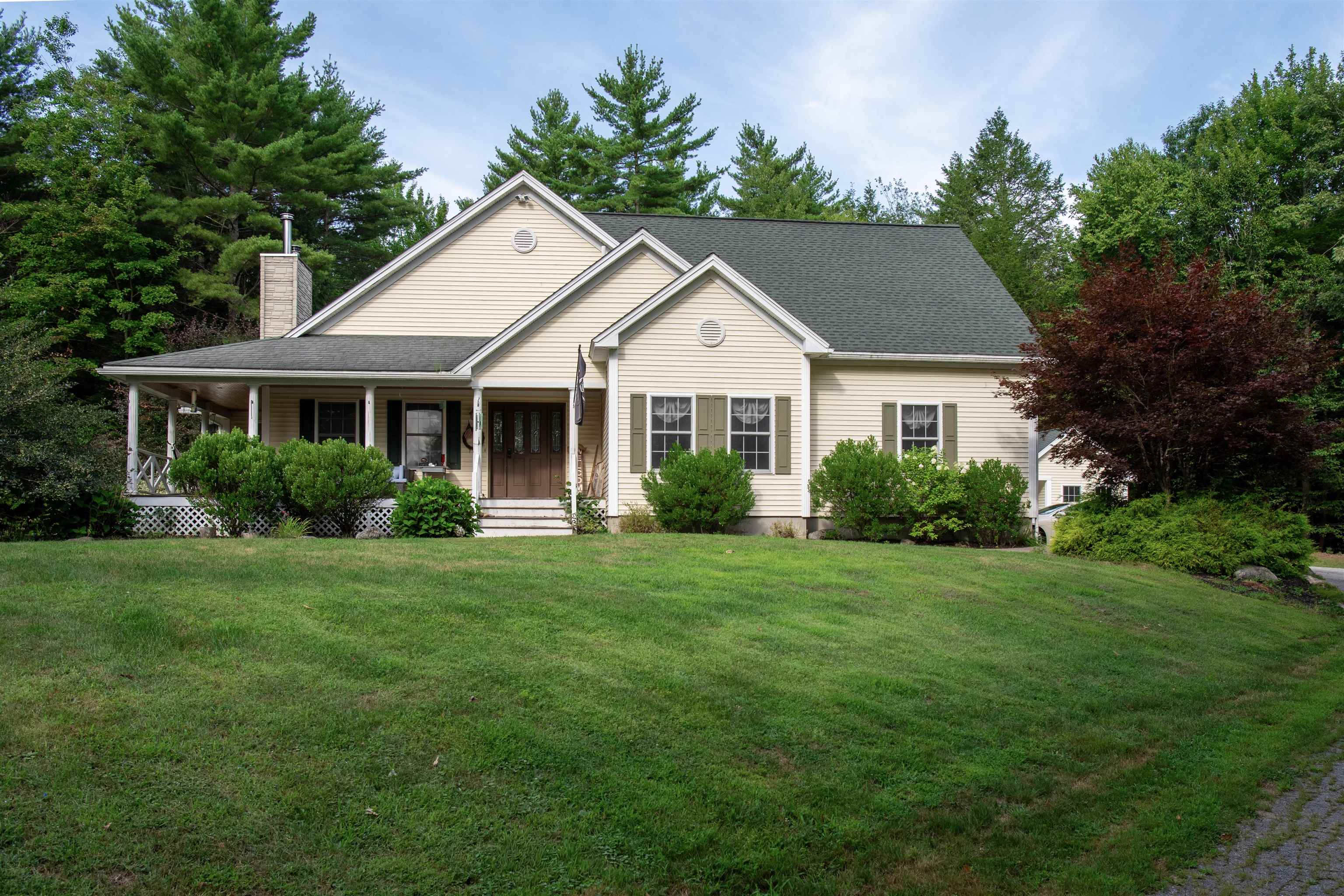 633 1st Crown Point Road Property Photo 1