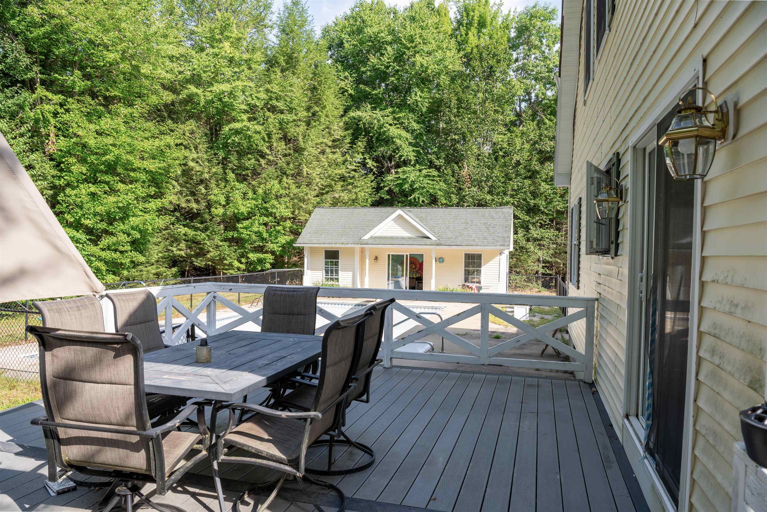 633 1st Crown Point Road Property Photo 5