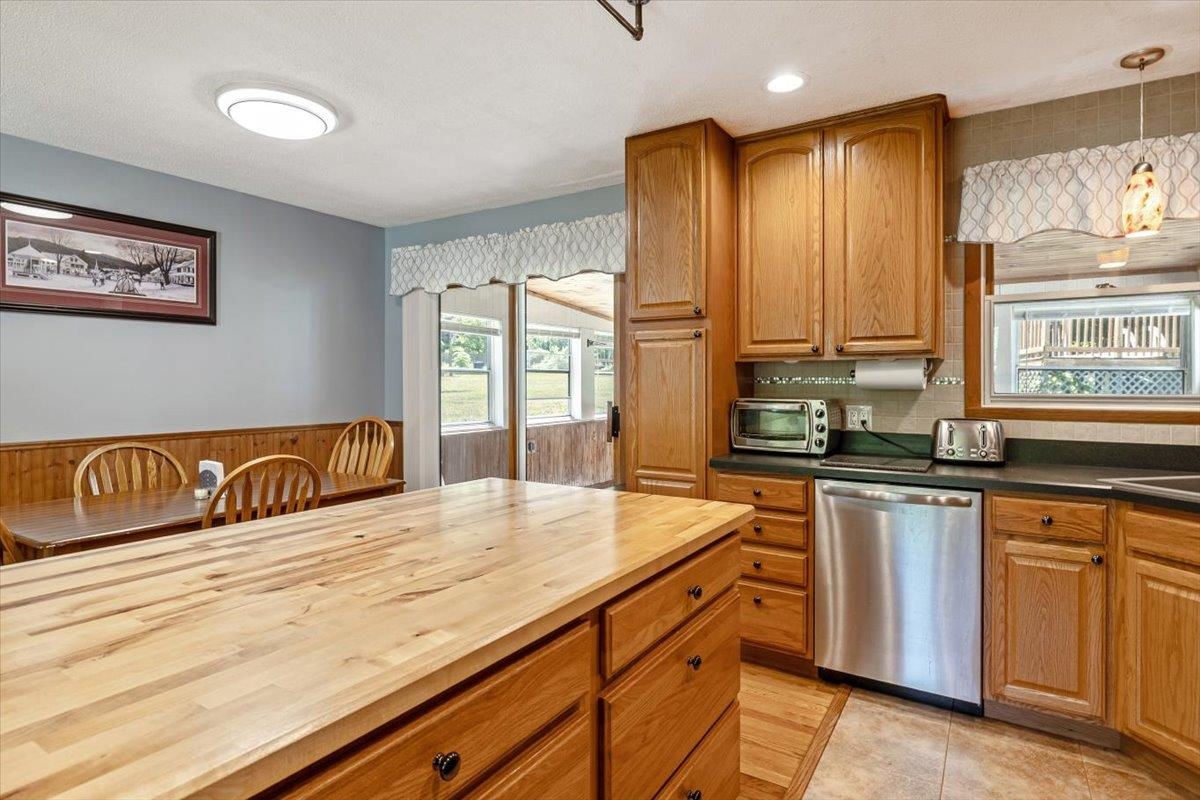 106 Route 7 North Property Photo 7