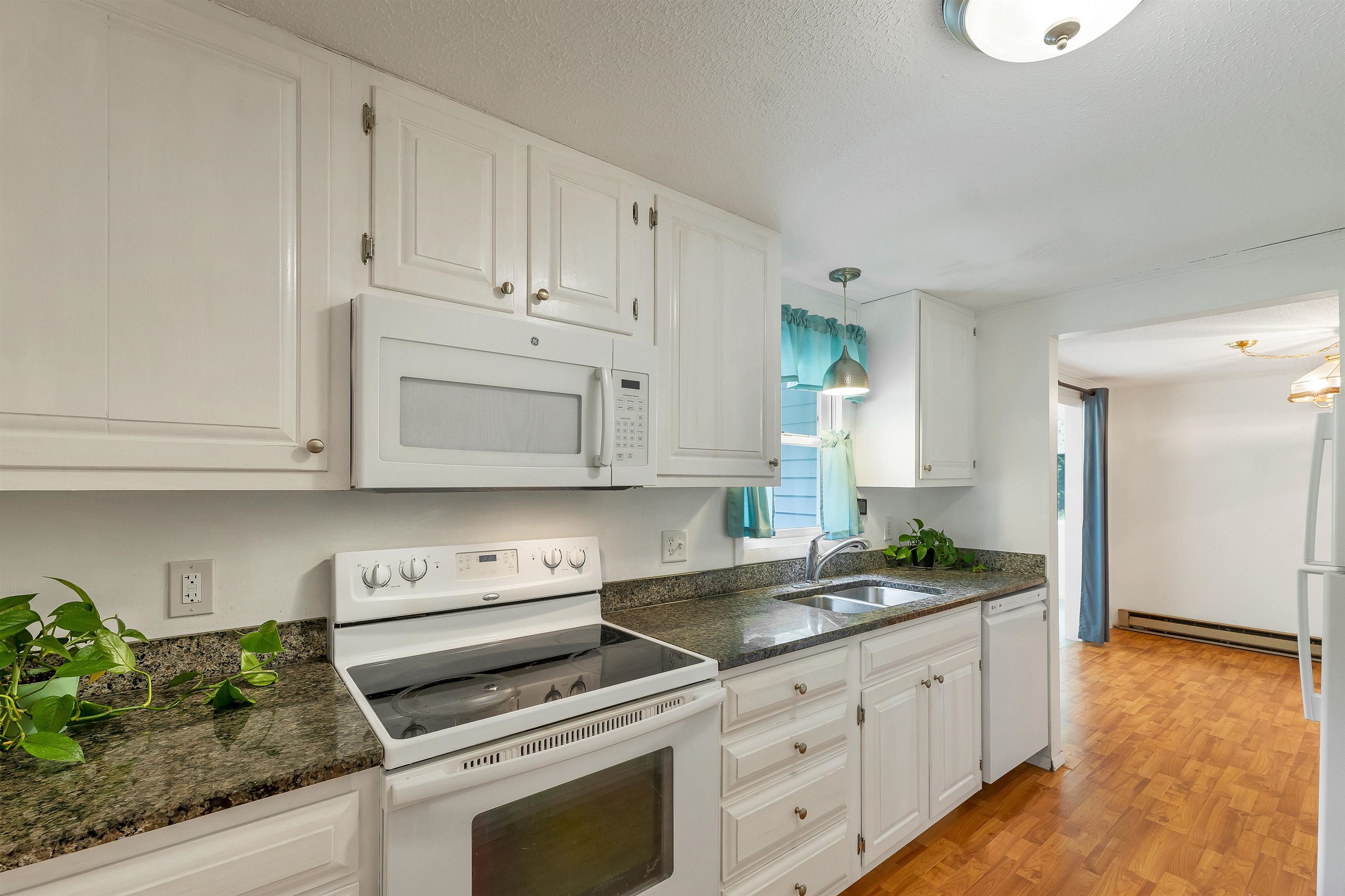 410 Sheridan Road Property Photo 11