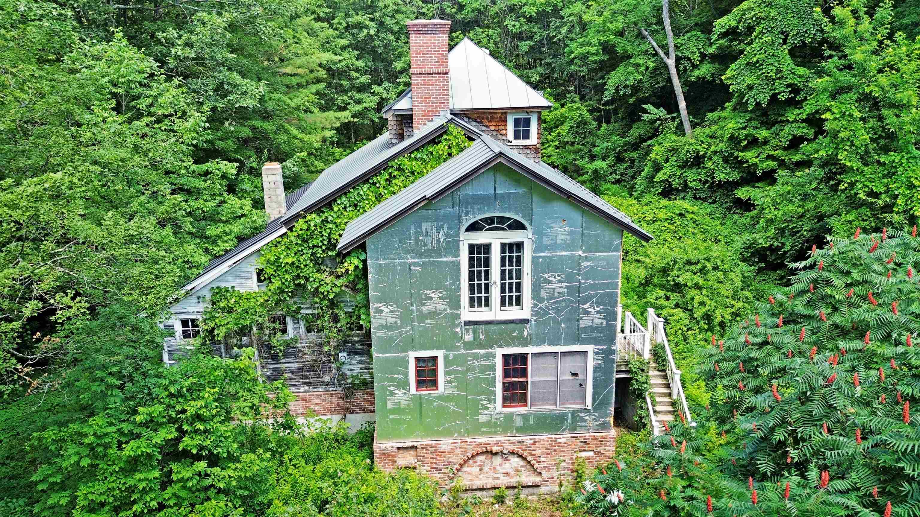 15 E Burr Pond Road Property Photo 1