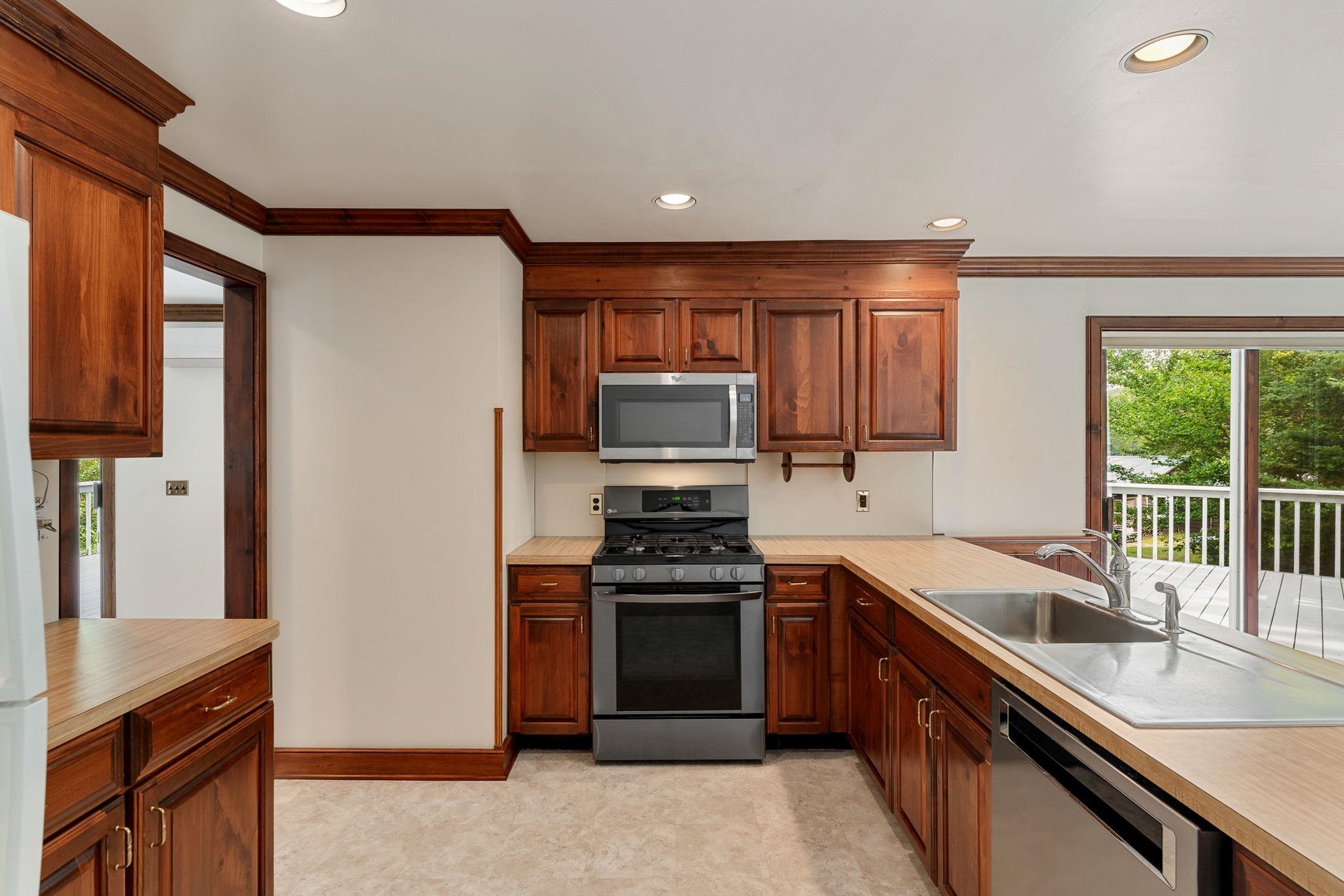 508 Lakeside Drive Property Photo 20