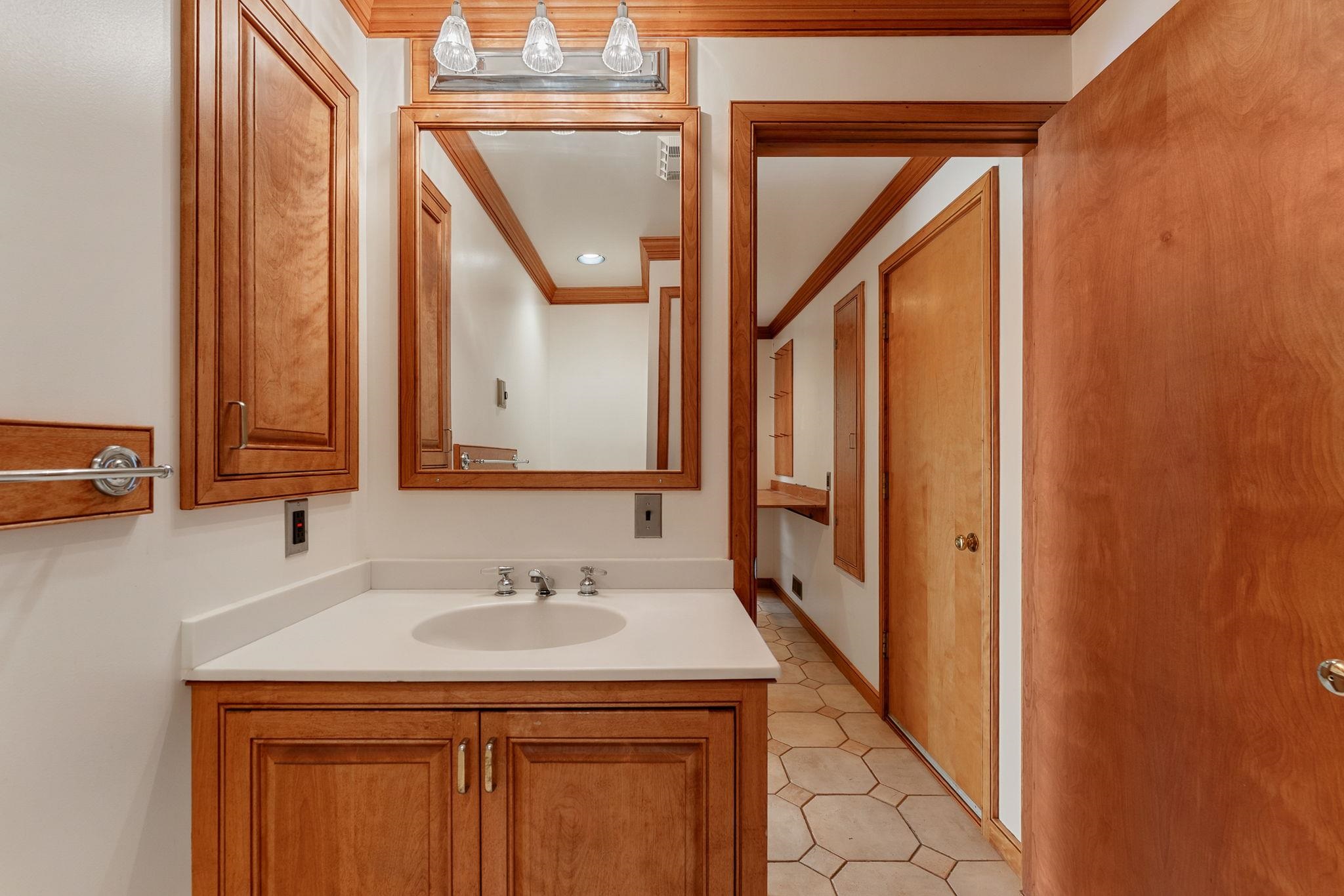 508 Lakeside Drive Property Photo 25