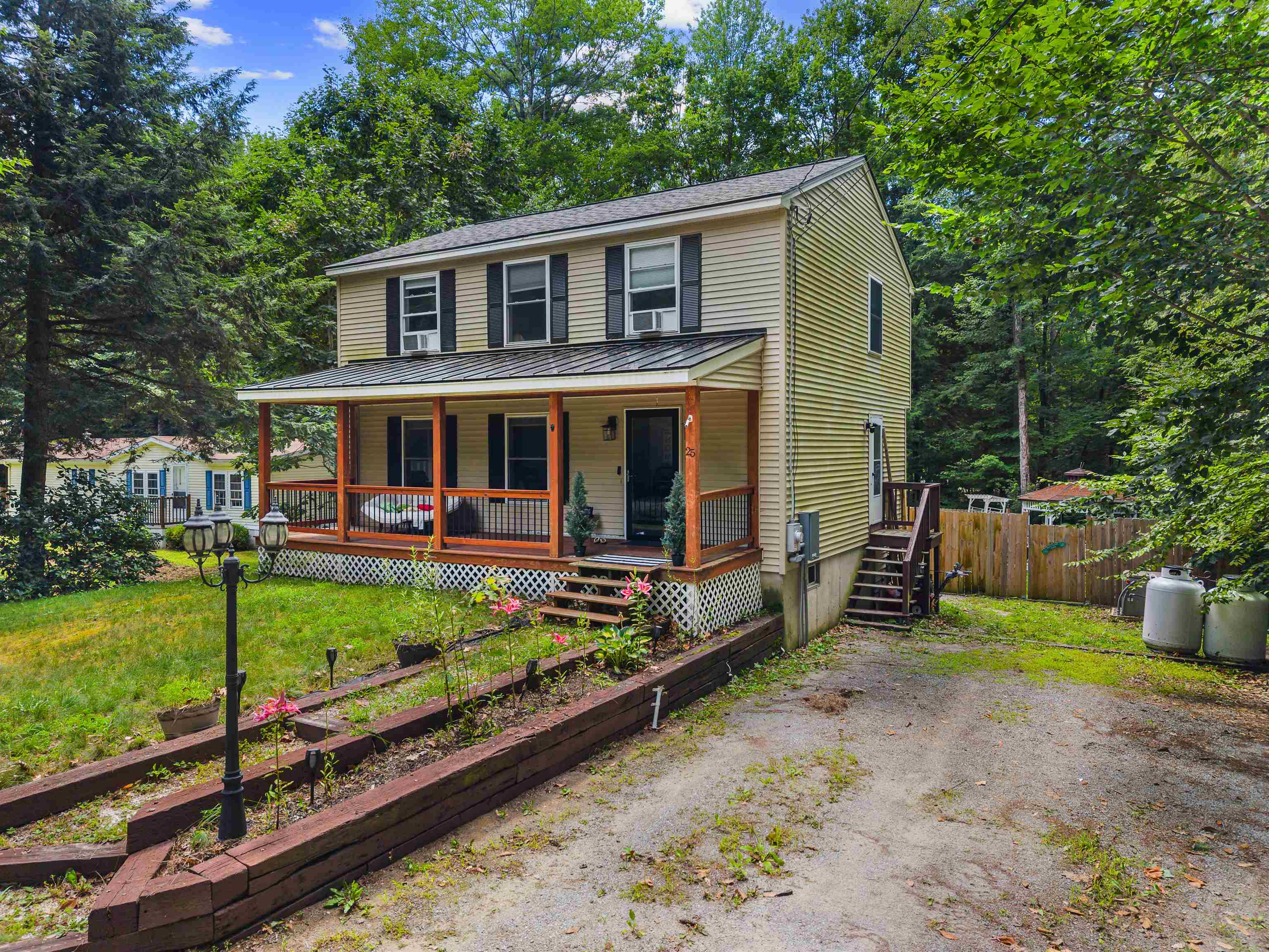 25 Raccoon Alley Property Photo 3
