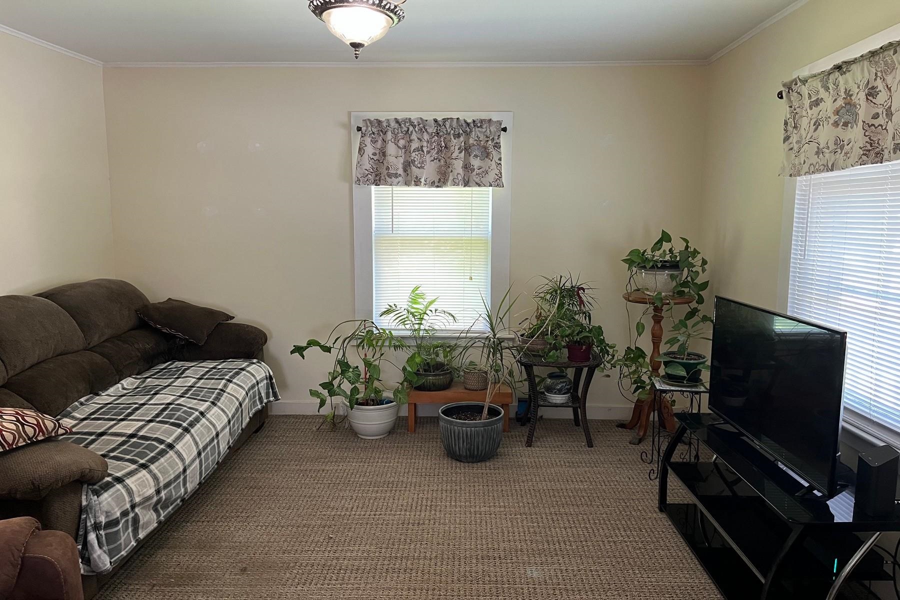 126 Crescent Street Property Photo 40