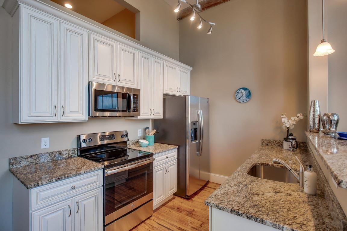 222 West Street Property Photo 6