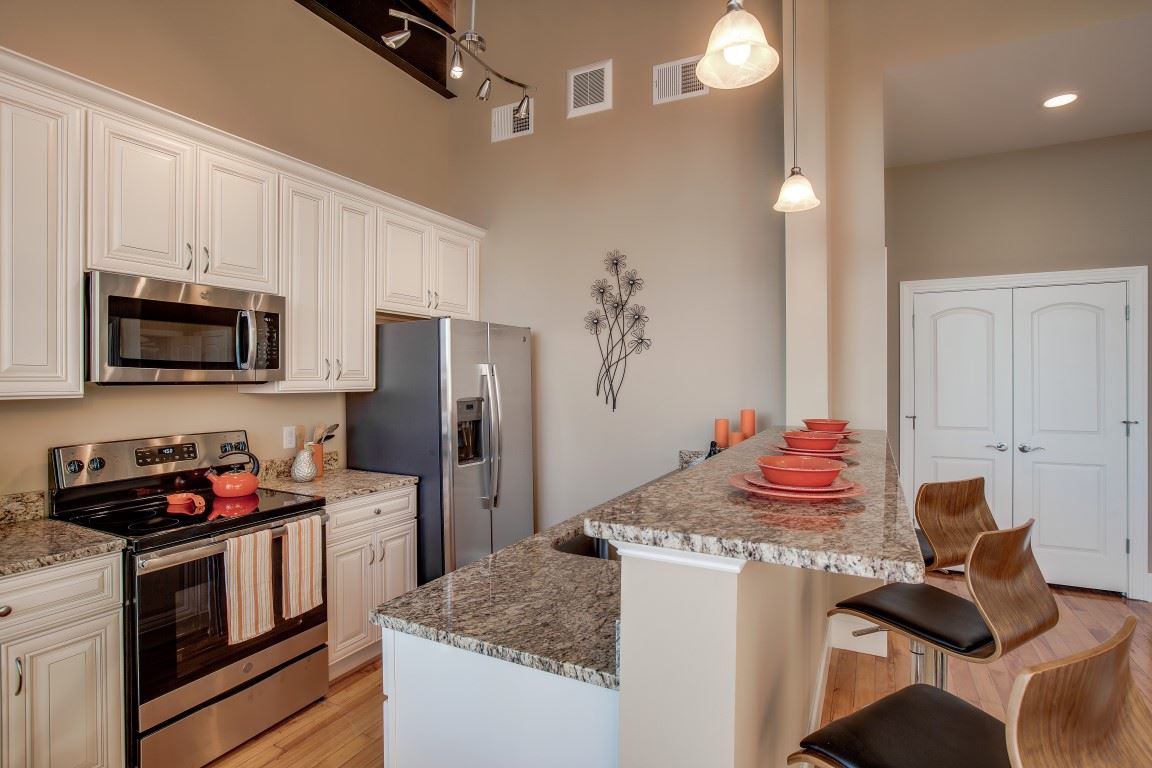 222 West Street Property Photo 8
