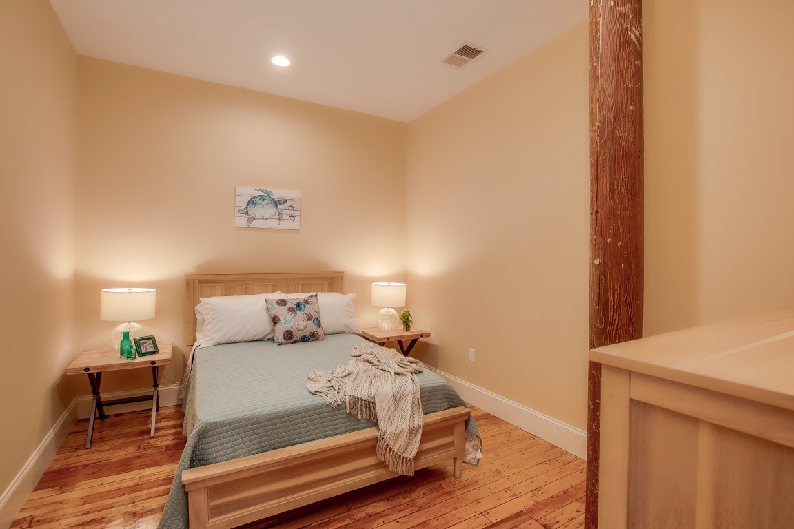 222 West Street Property Photo 9