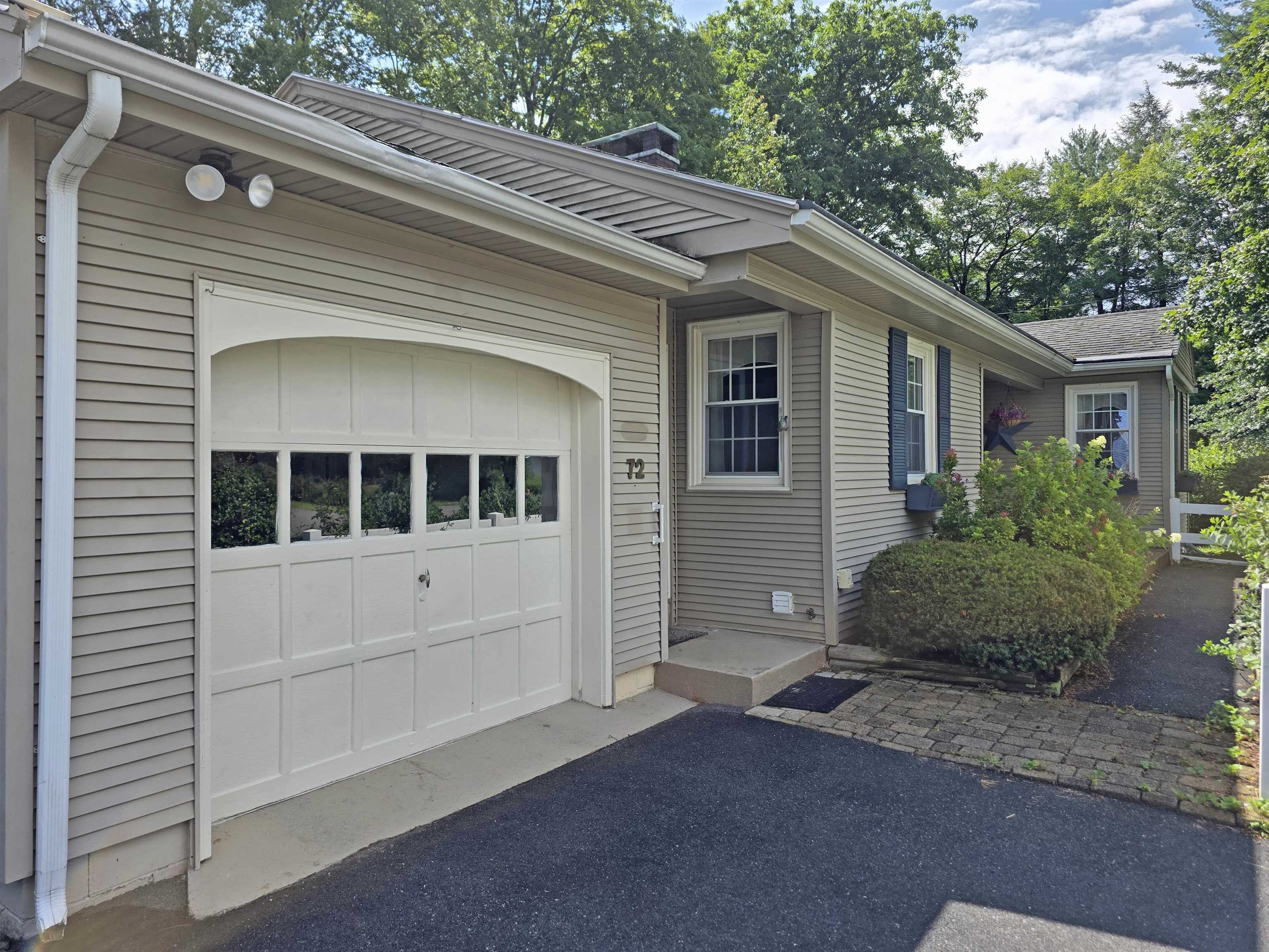 72 Green Meadow Property Photo 3