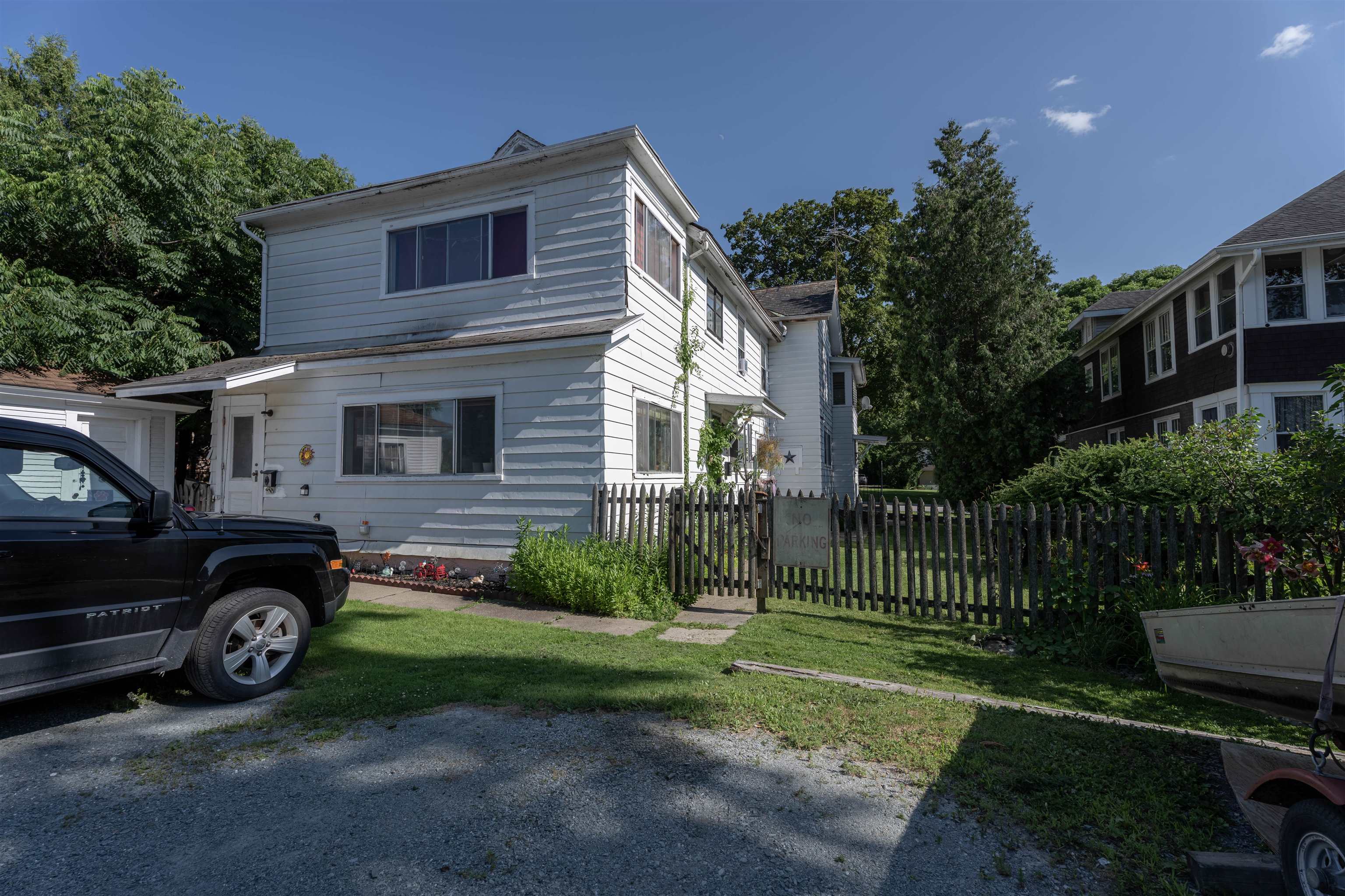 99 Center Street Property Photo 6