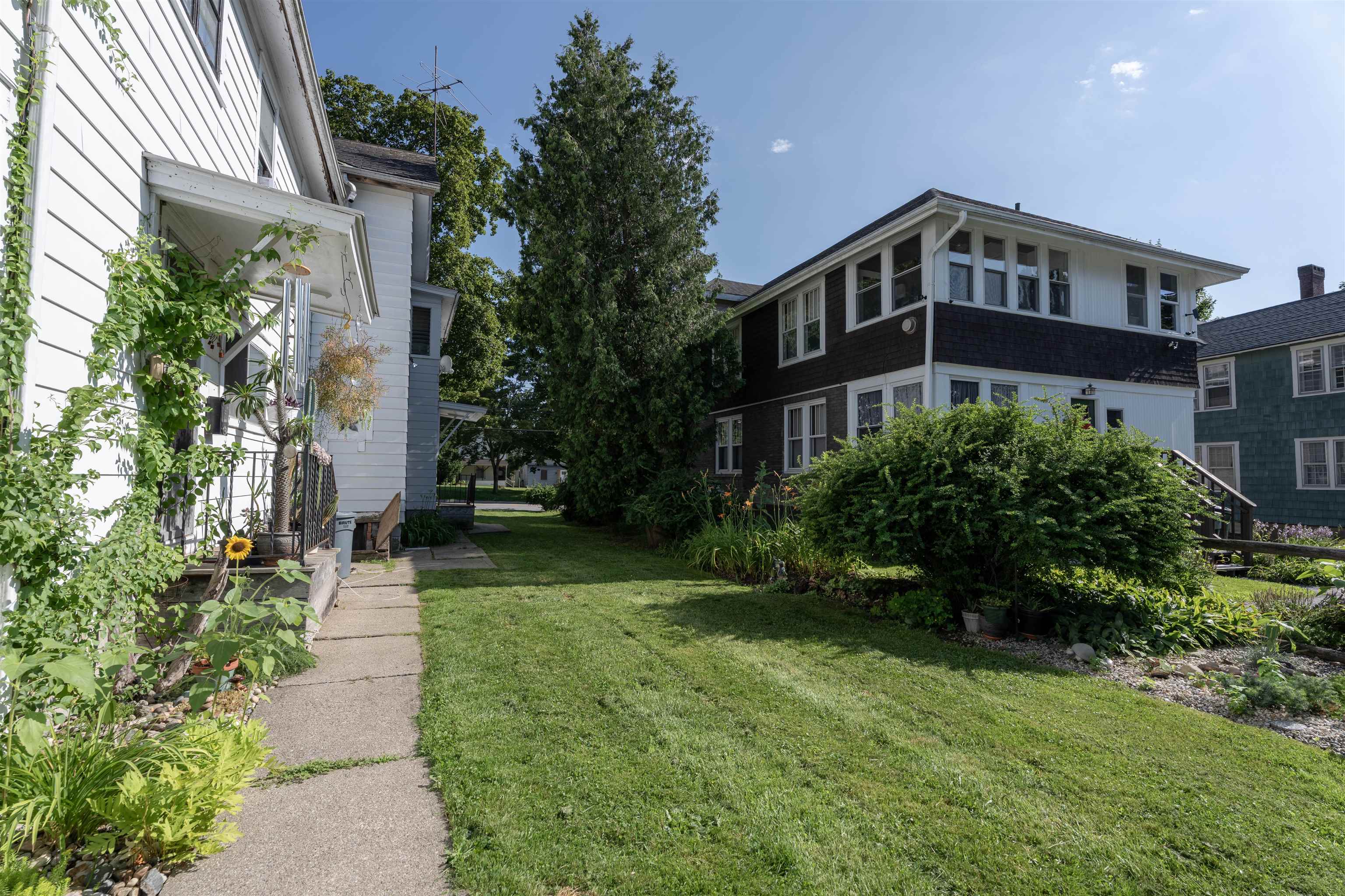 99 Center Street Property Photo 7