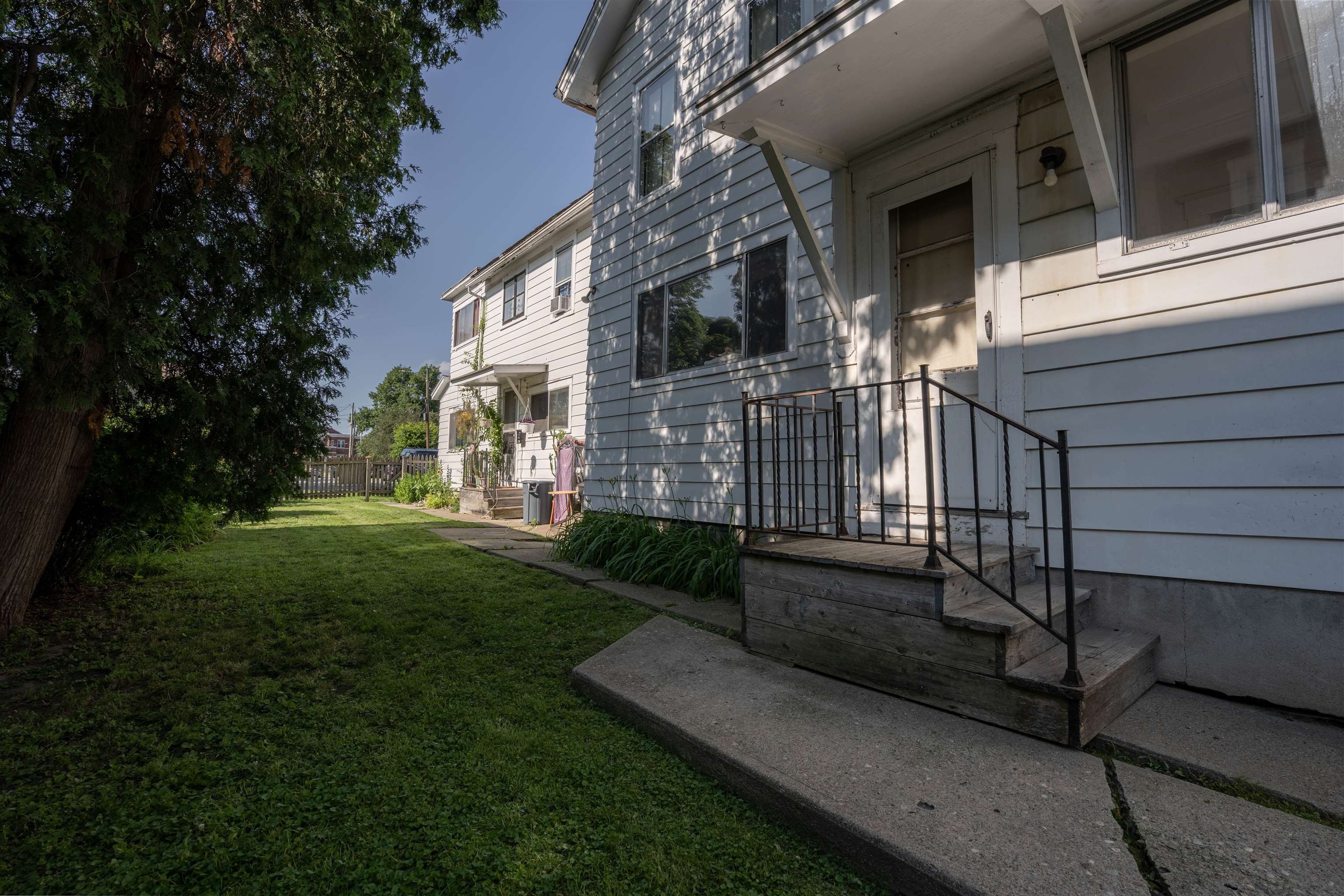 99 Center Street Property Photo 9