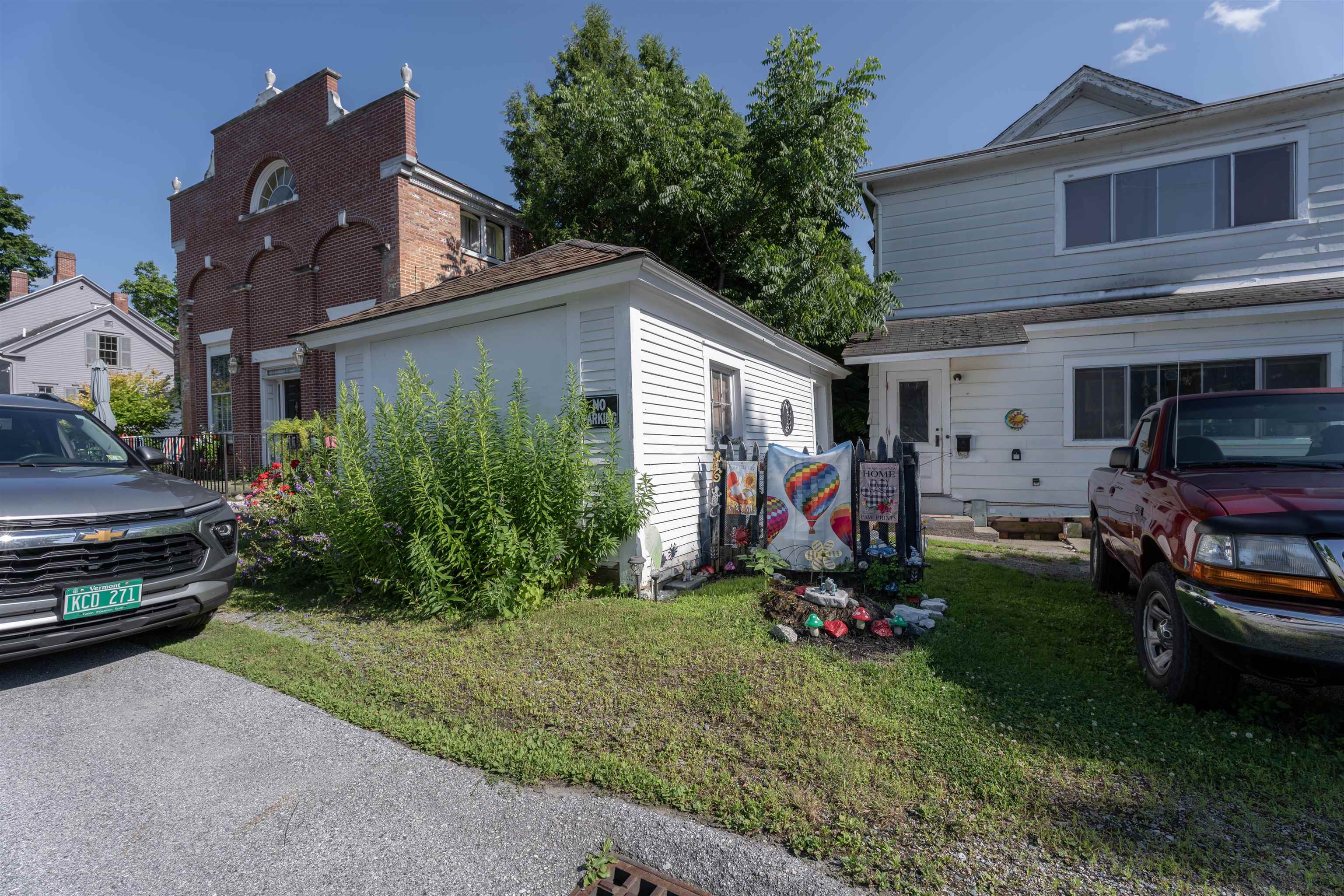 99 Center Street Property Photo 10