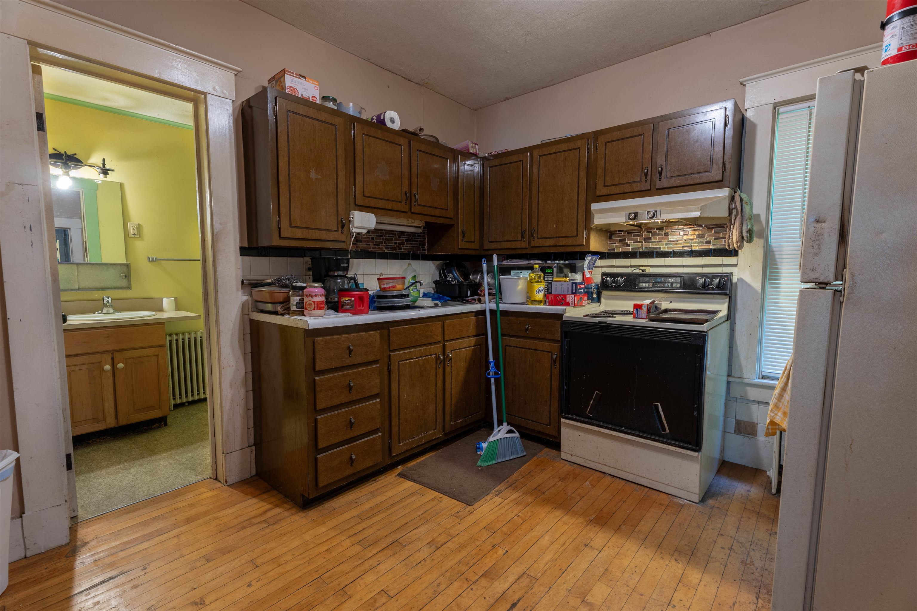99 Center Street Property Photo 24
