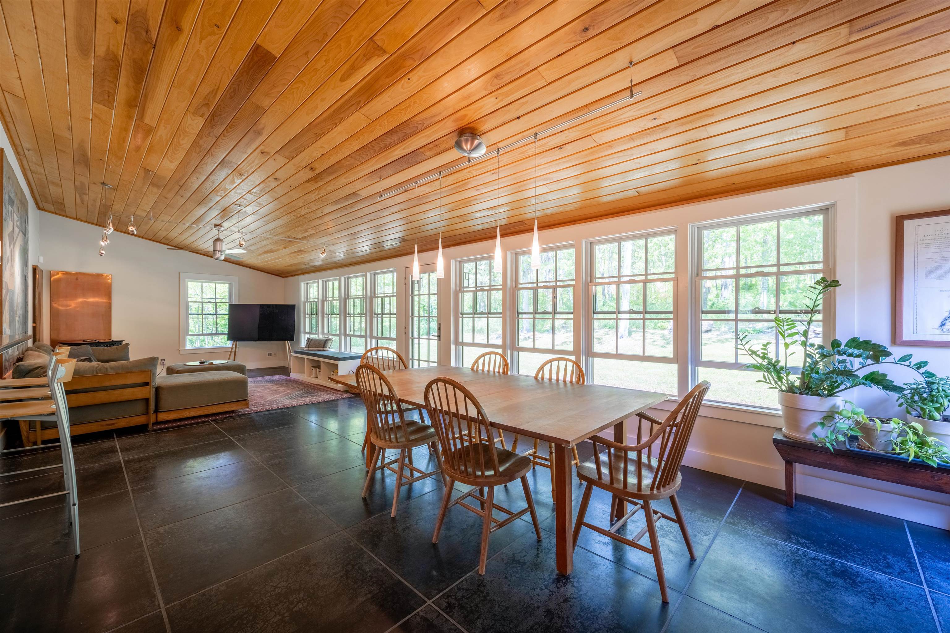 547 Cobble Road Property Photo 14