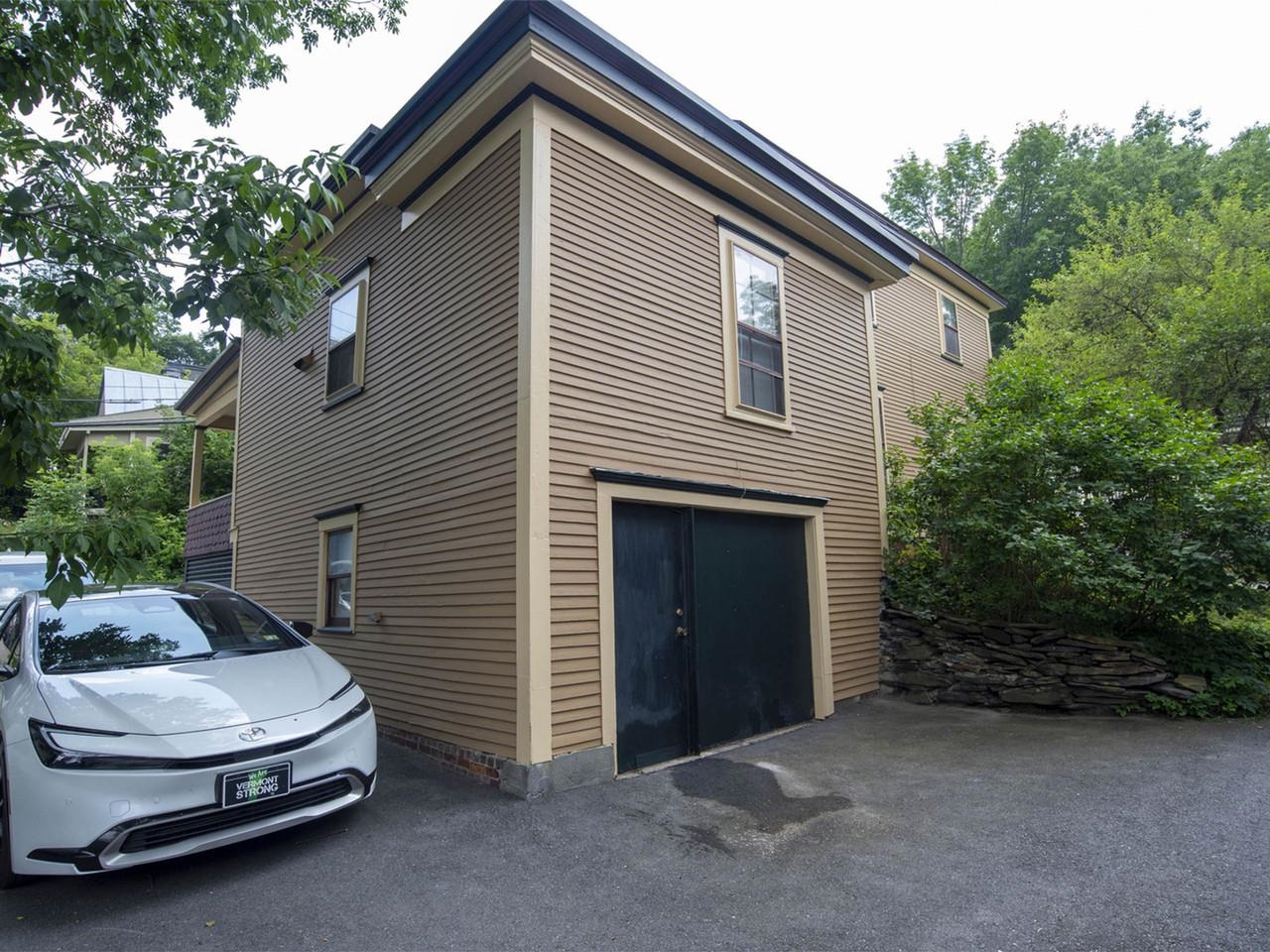 46 East State Street Property Photo 39