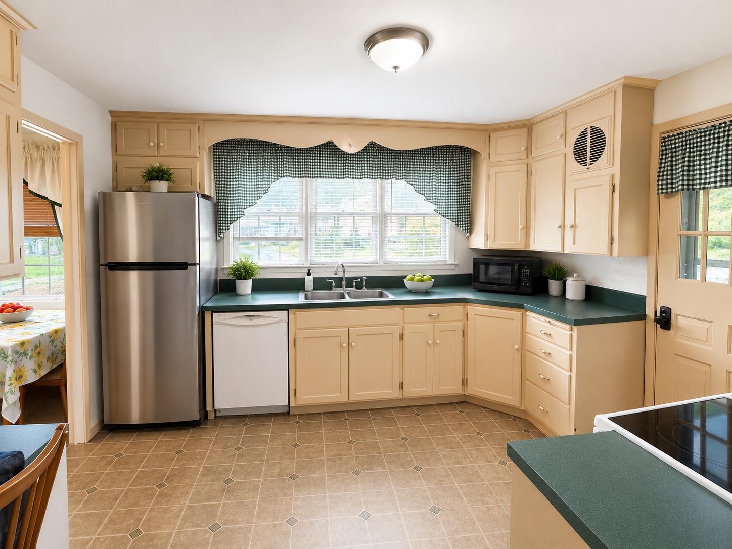 54 Commonwealth Avenue Property Photo 2