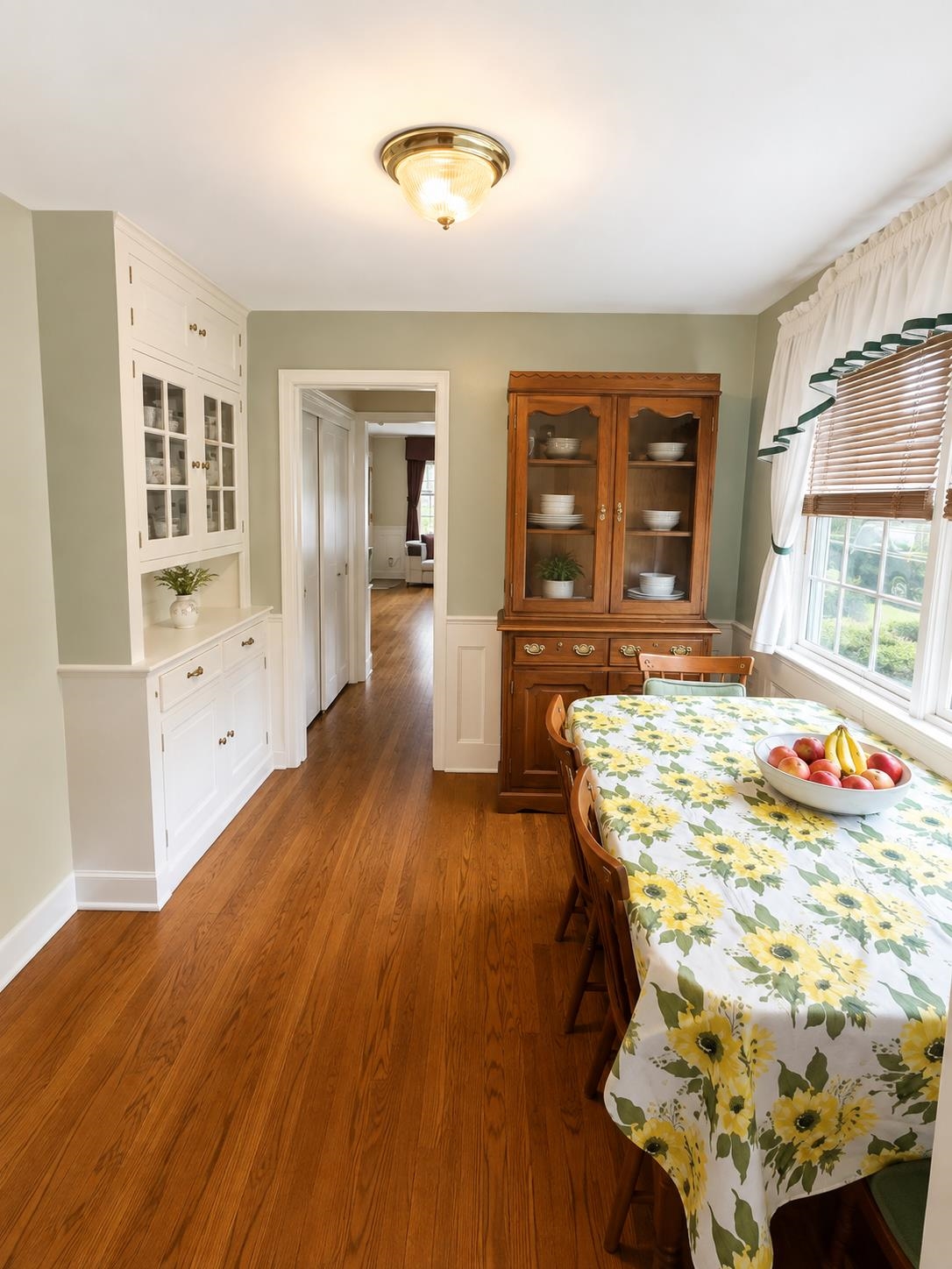 54 Commonwealth Avenue Property Photo 3