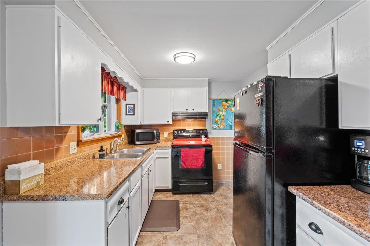 4 Westwood Parkway Property Photo 13