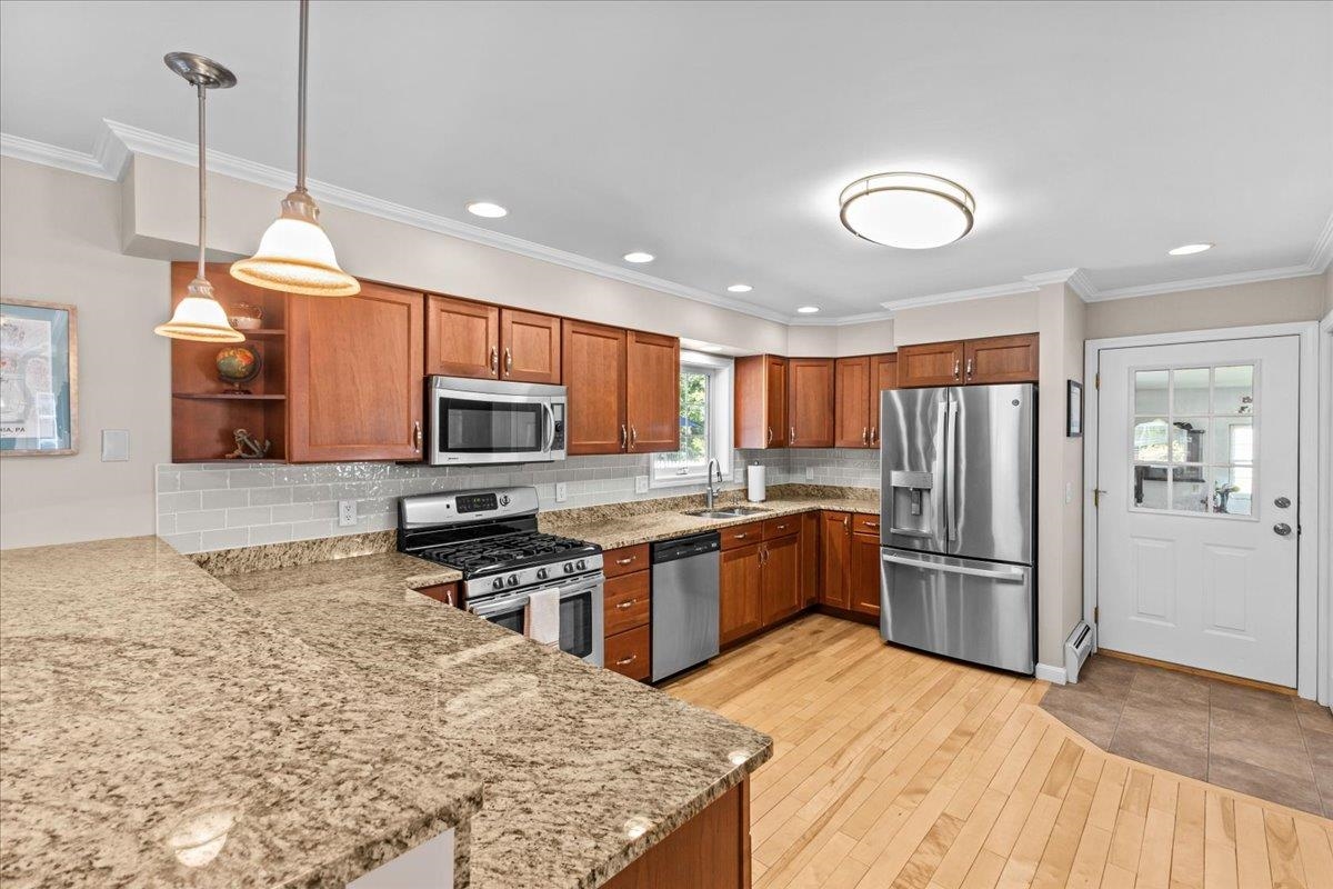 33 Stacy Street Property Photo 15