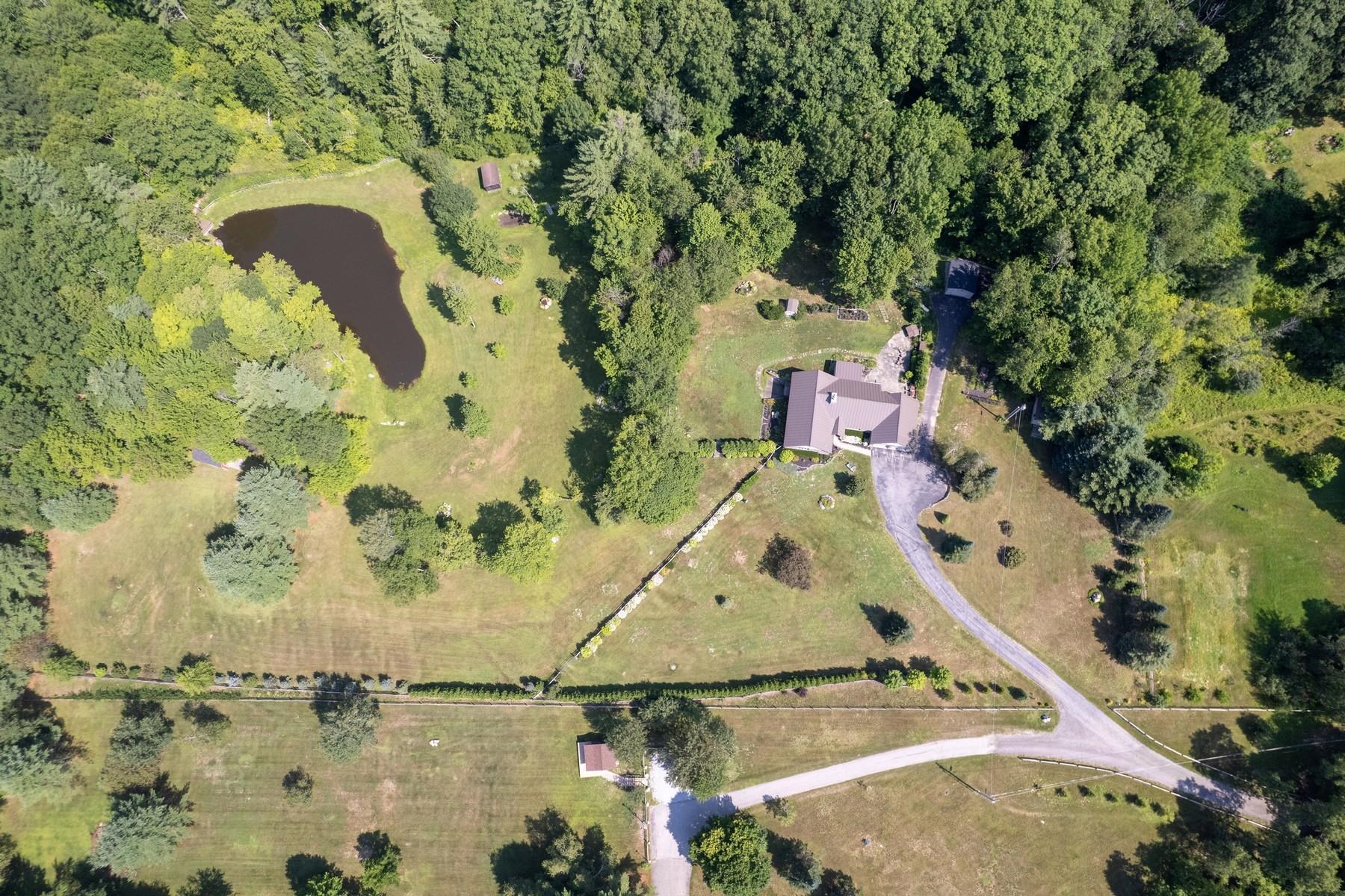 1324 Town Line Road Property Photo 4