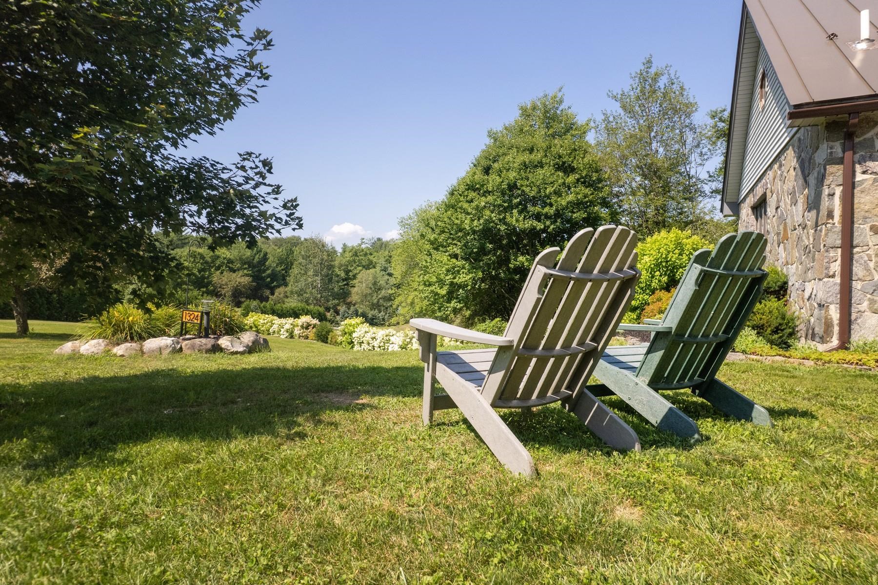 1324 Town Line Road Property Photo 6