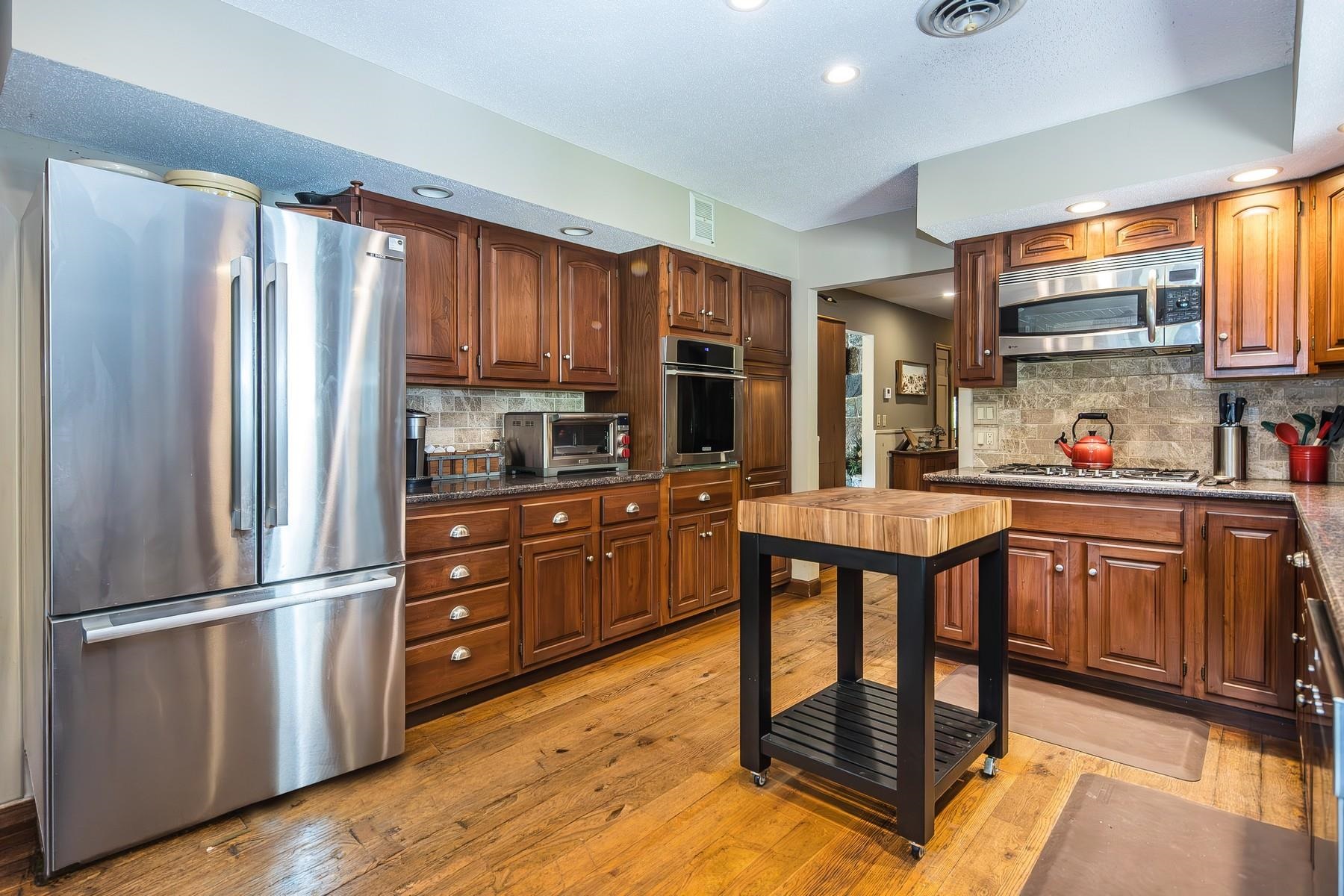 1324 Town Line Road Property Photo 16
