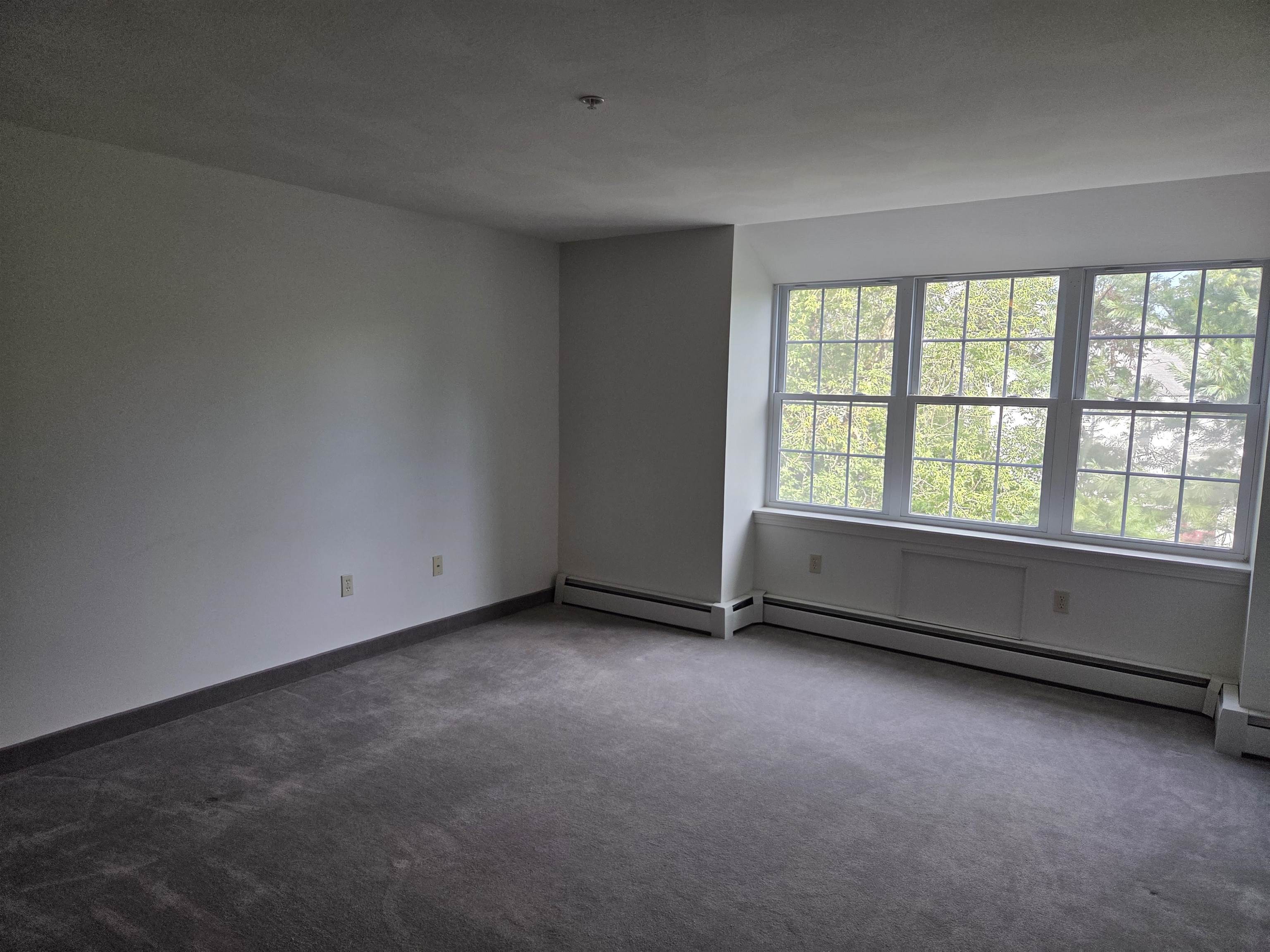 486 Nashua Street Property Photo 4