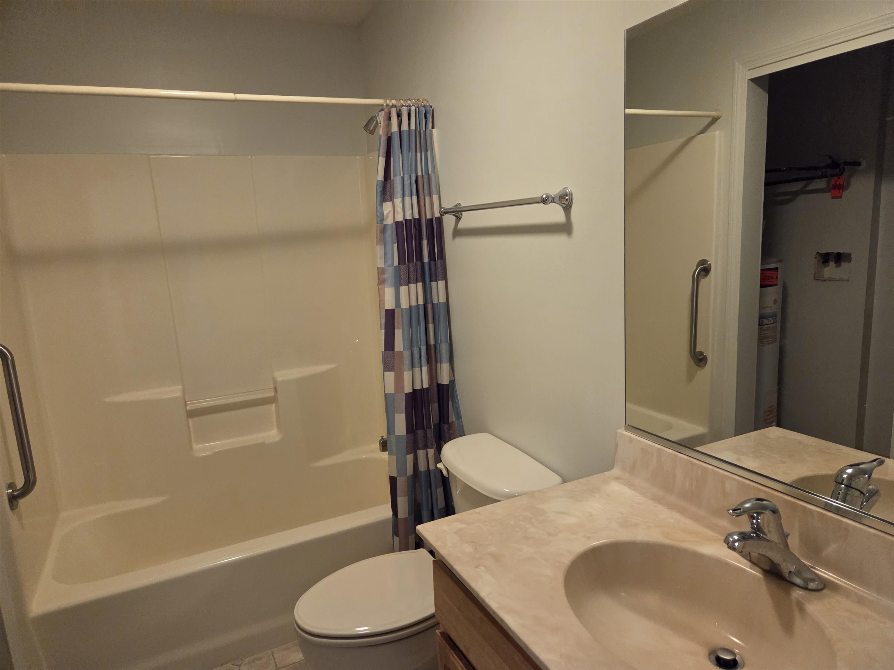 486 Nashua Street Property Photo 9