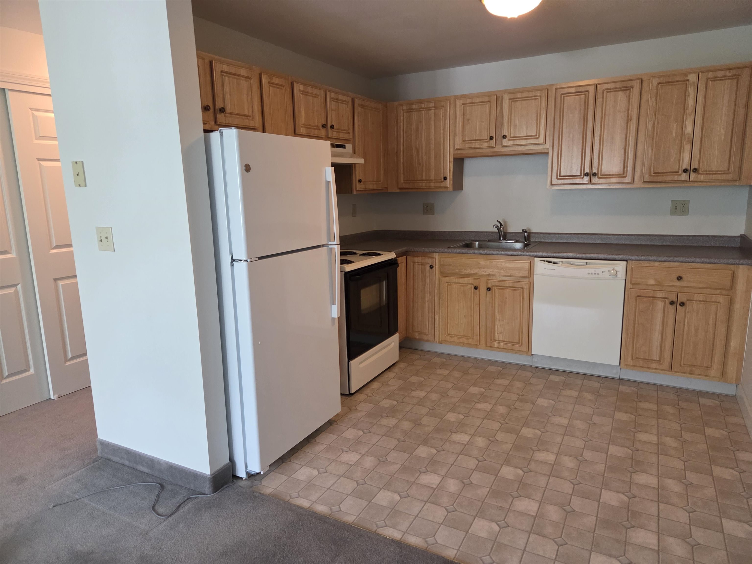486 Nashua Street Property Photo 11