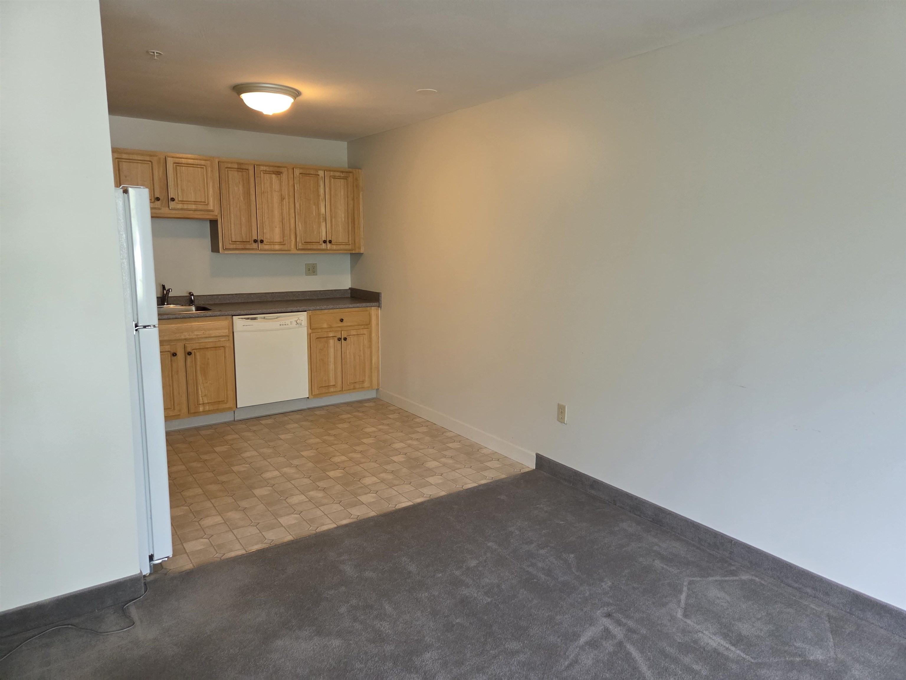 486 Nashua Street Property Photo 12