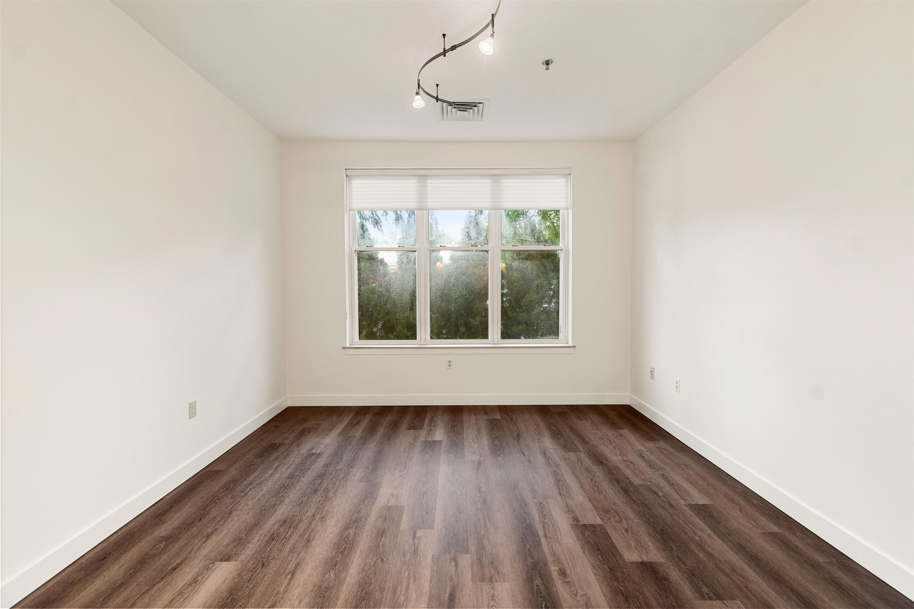370 Farrell Street Property Photo 2