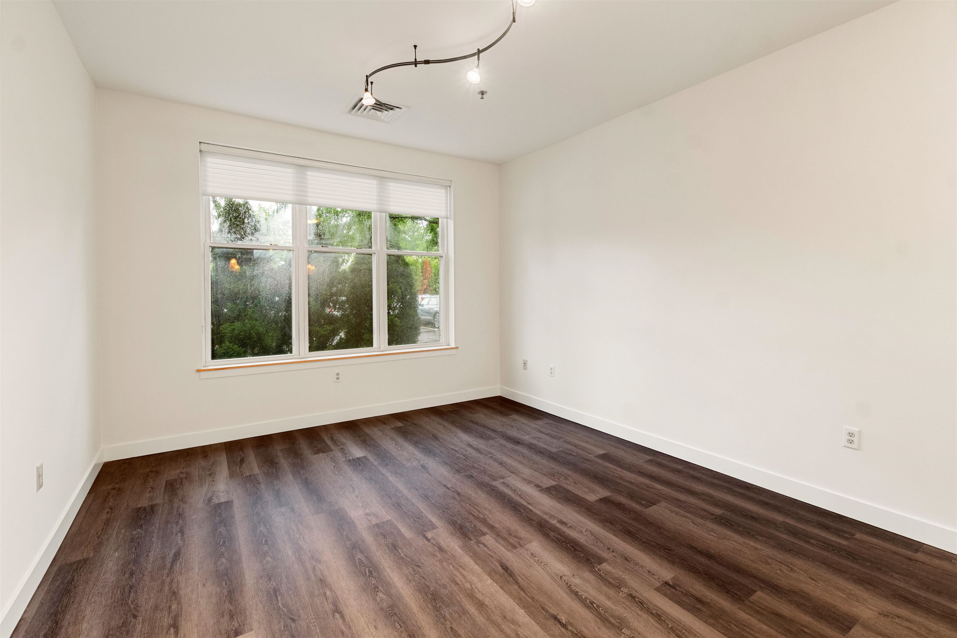 370 Farrell Street Property Photo 5