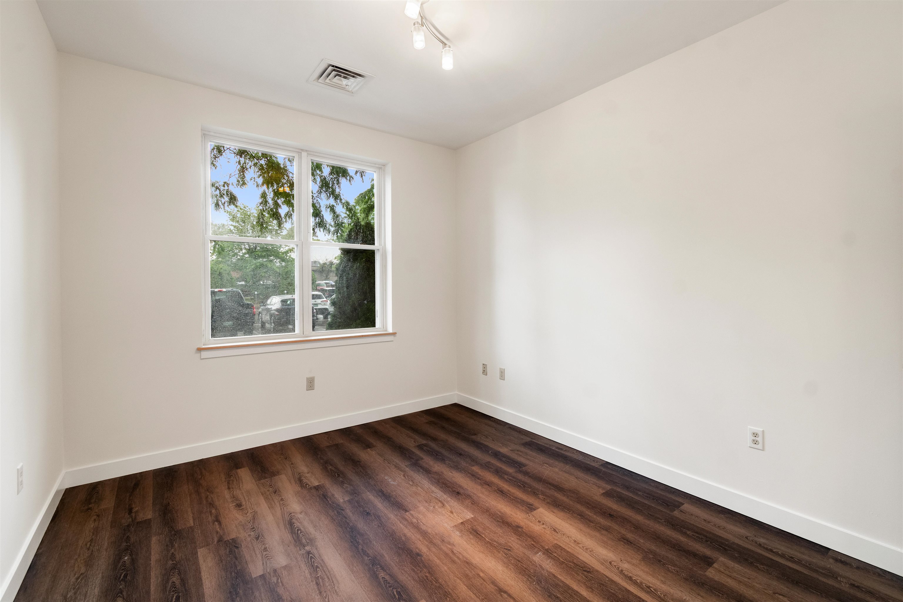 370 Farrell Street Property Photo 9