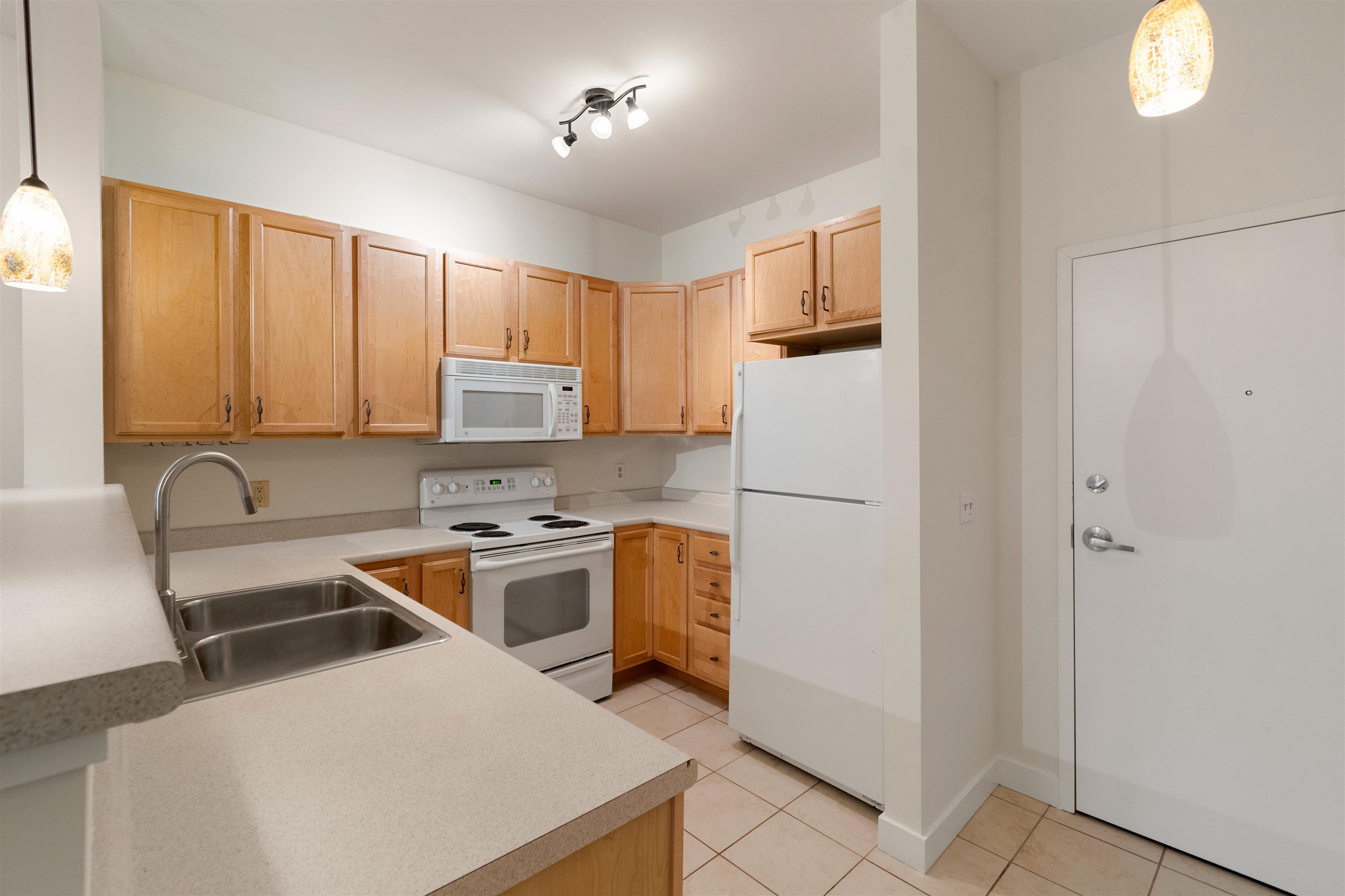 370 Farrell Street Property Photo 25