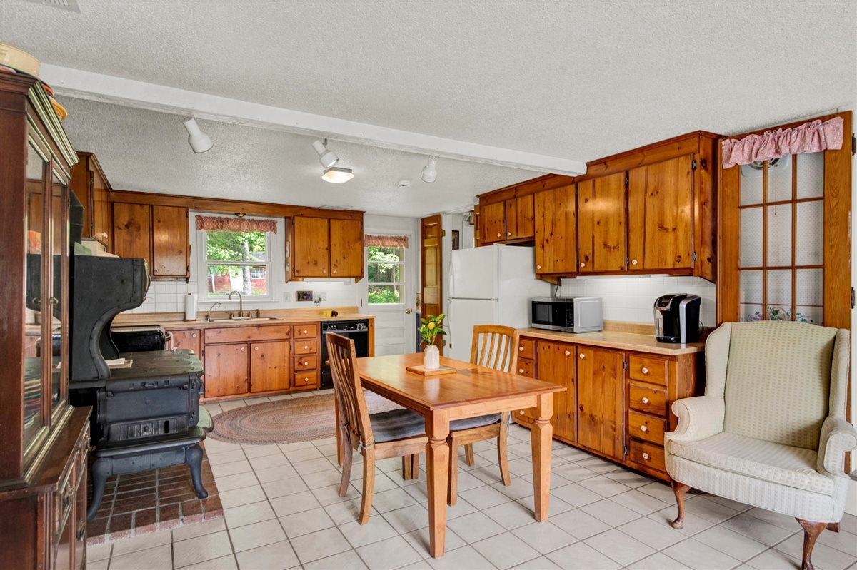 12 Mountain View Road Property Photo 9