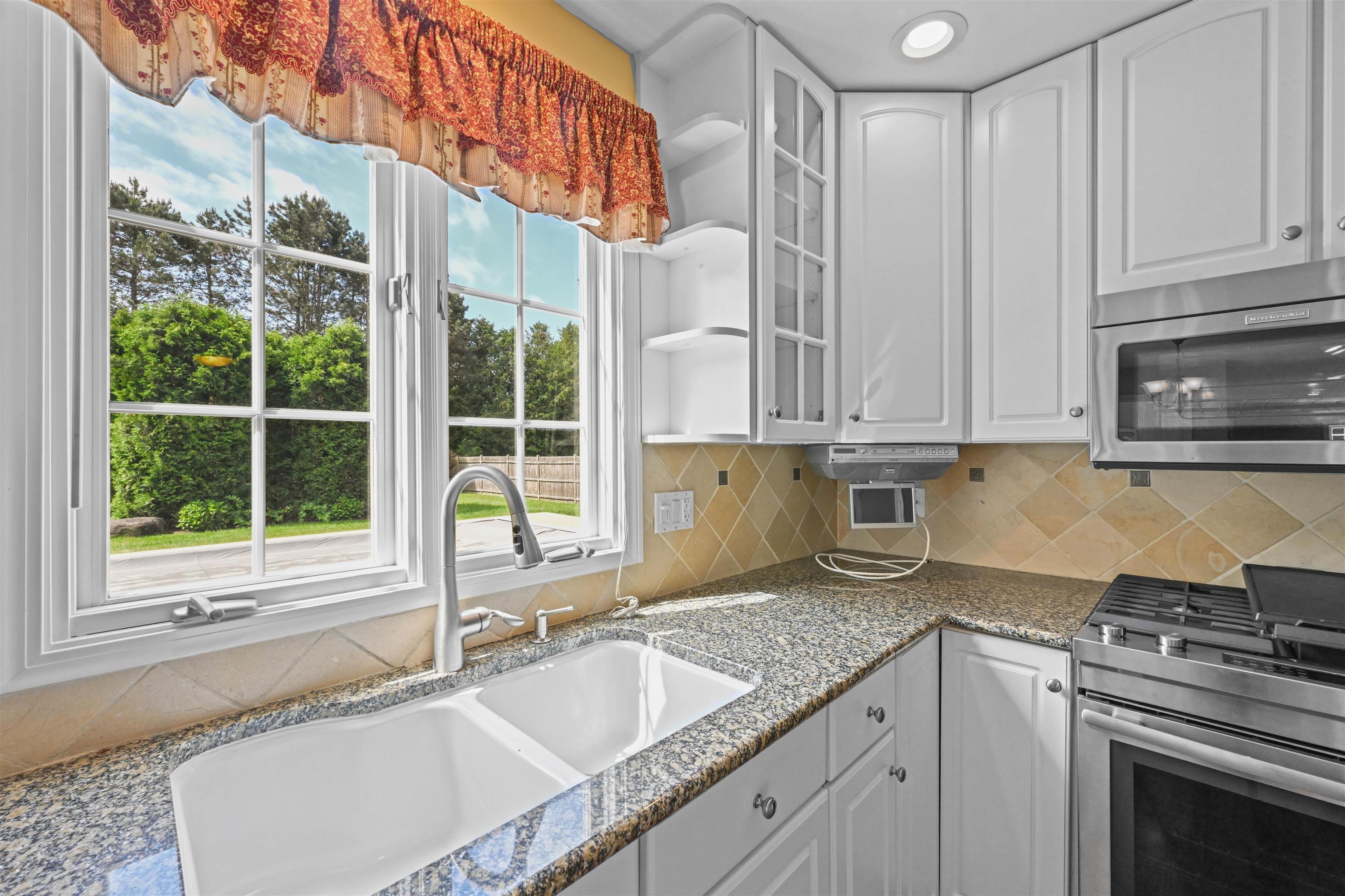 6 Quail Run Property Photo 8