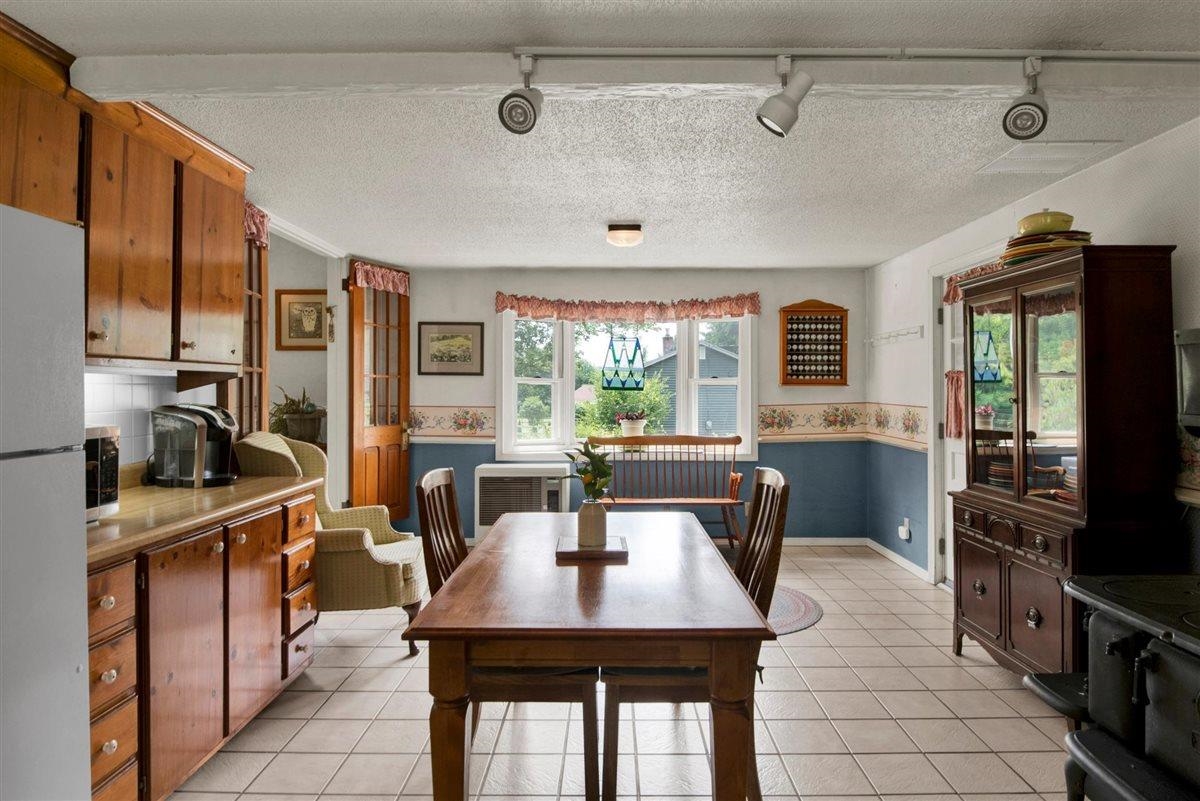 12 Mountain View Road Property Photo 8