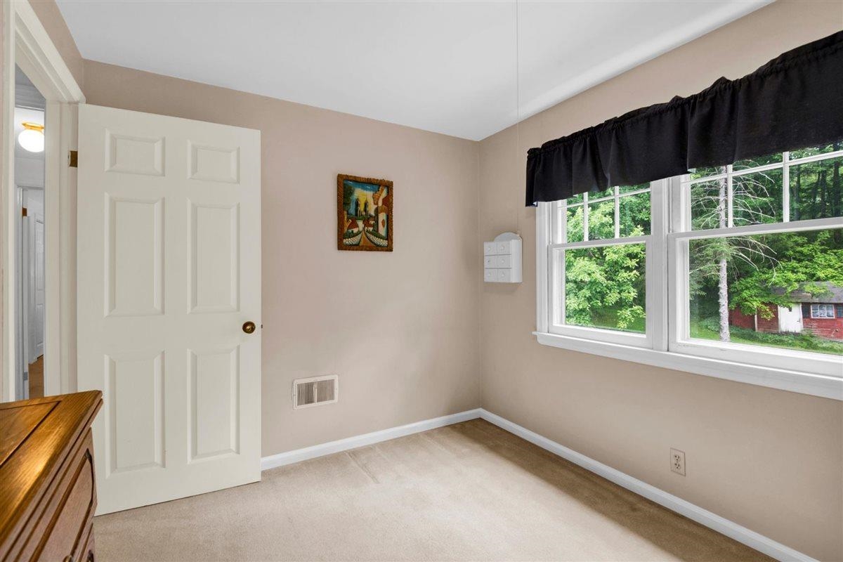 12 Mountain View Road Property Photo 24