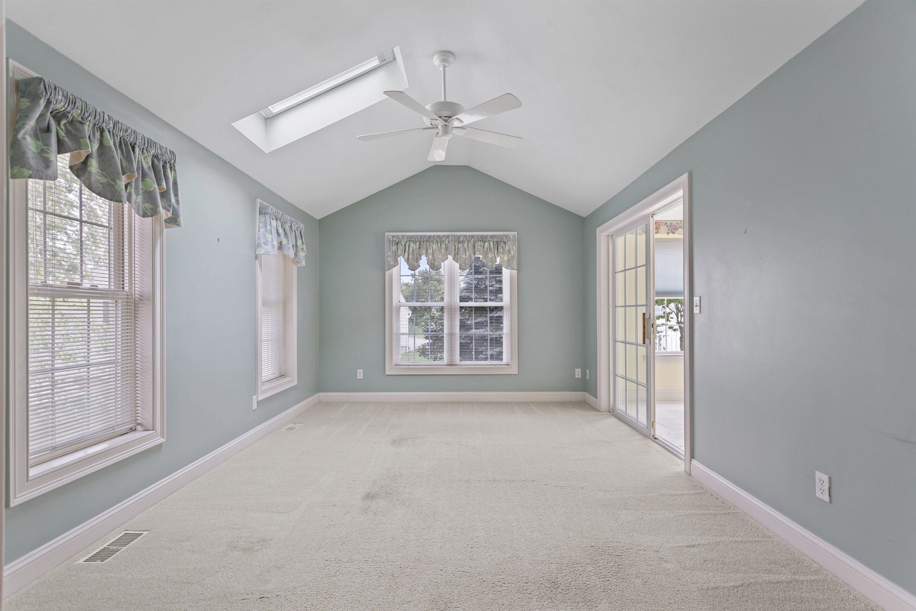 63 Hampton Meadows Property Photo 18
