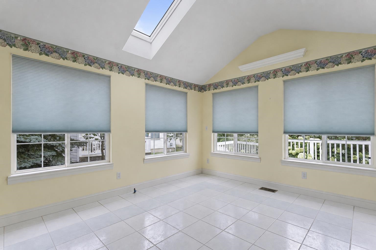 63 Hampton Meadows Property Photo 23