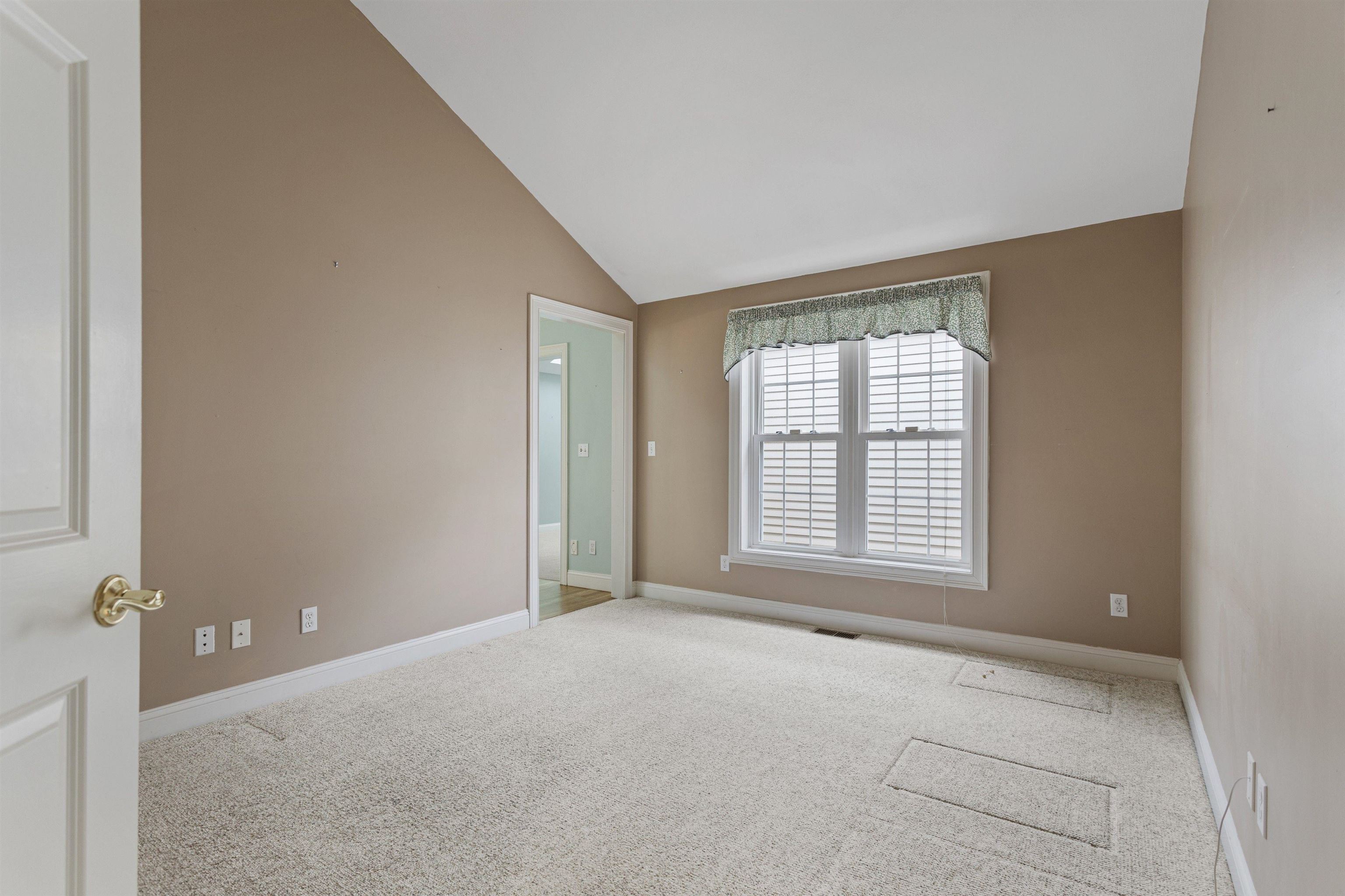 63 Hampton Meadows Property Photo 24
