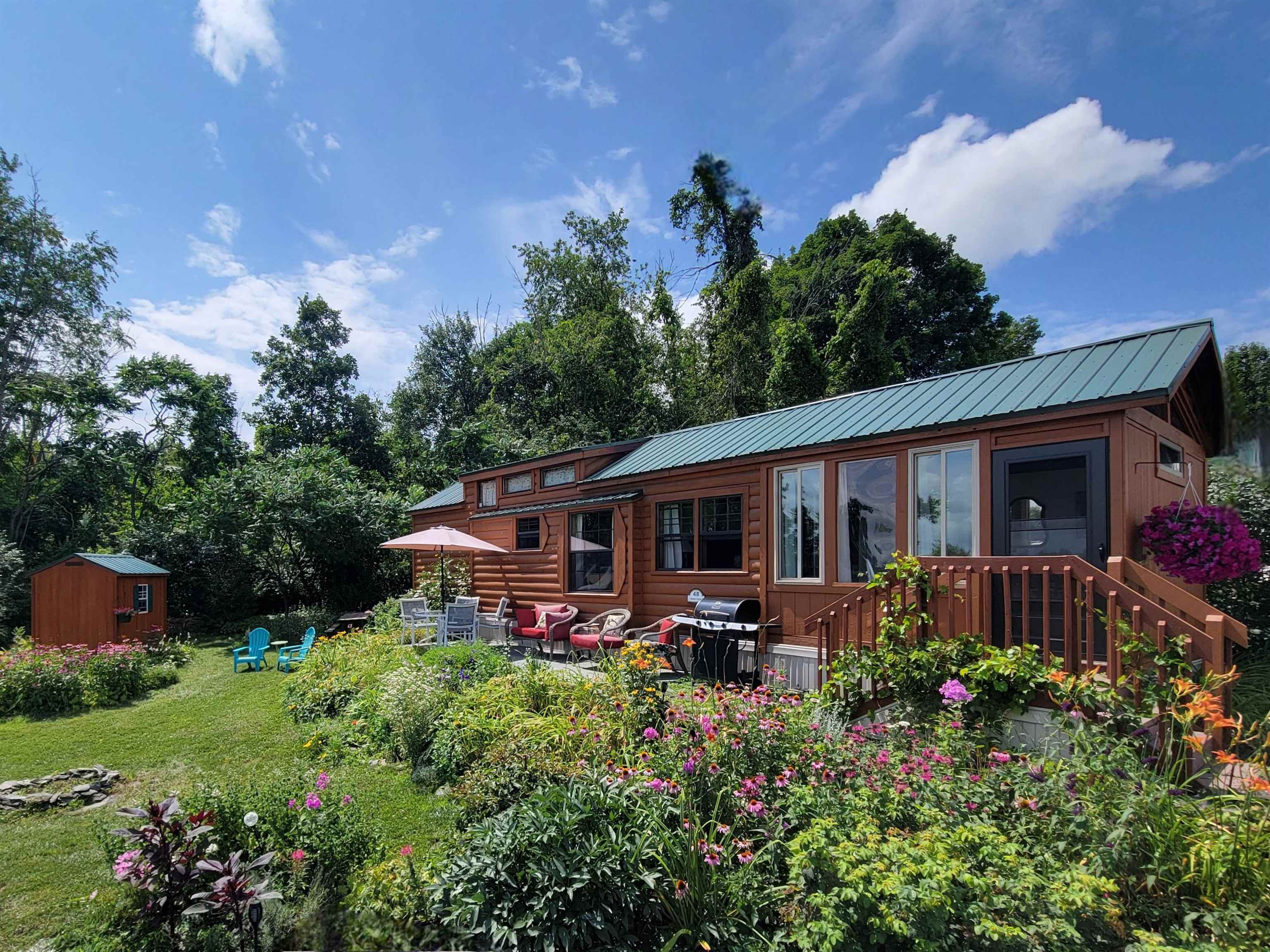48 Island Circle Property Photo 1