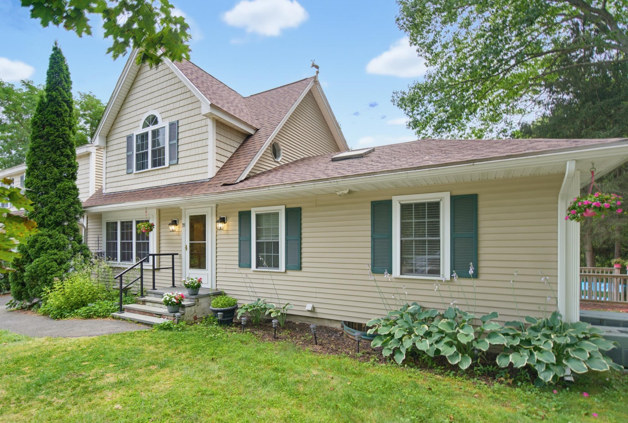 35 Pleasant Street Property Photo 1