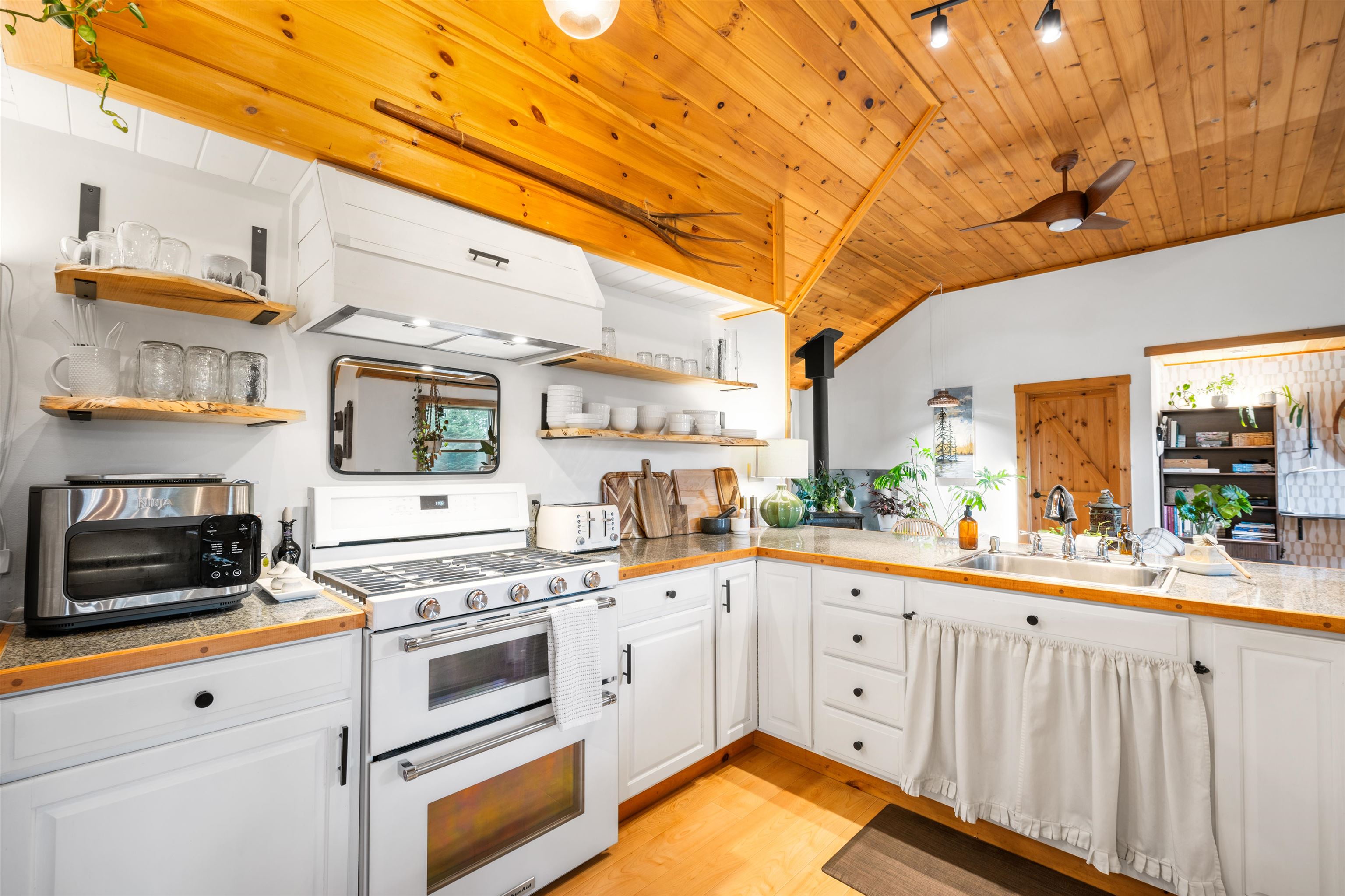 3 Colburn Road Property Photo 9