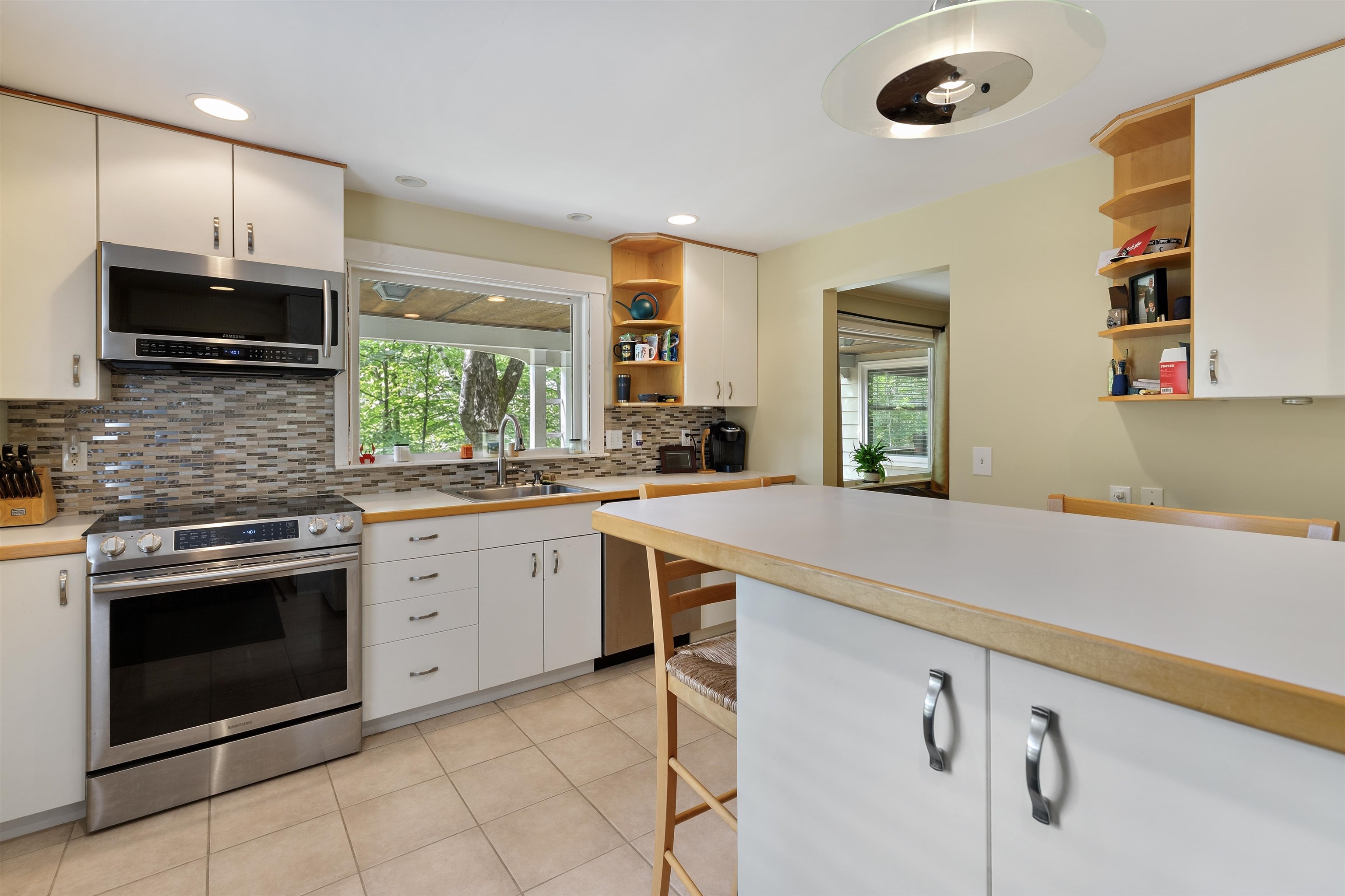 75 Forest Avenue Property Photo 5
