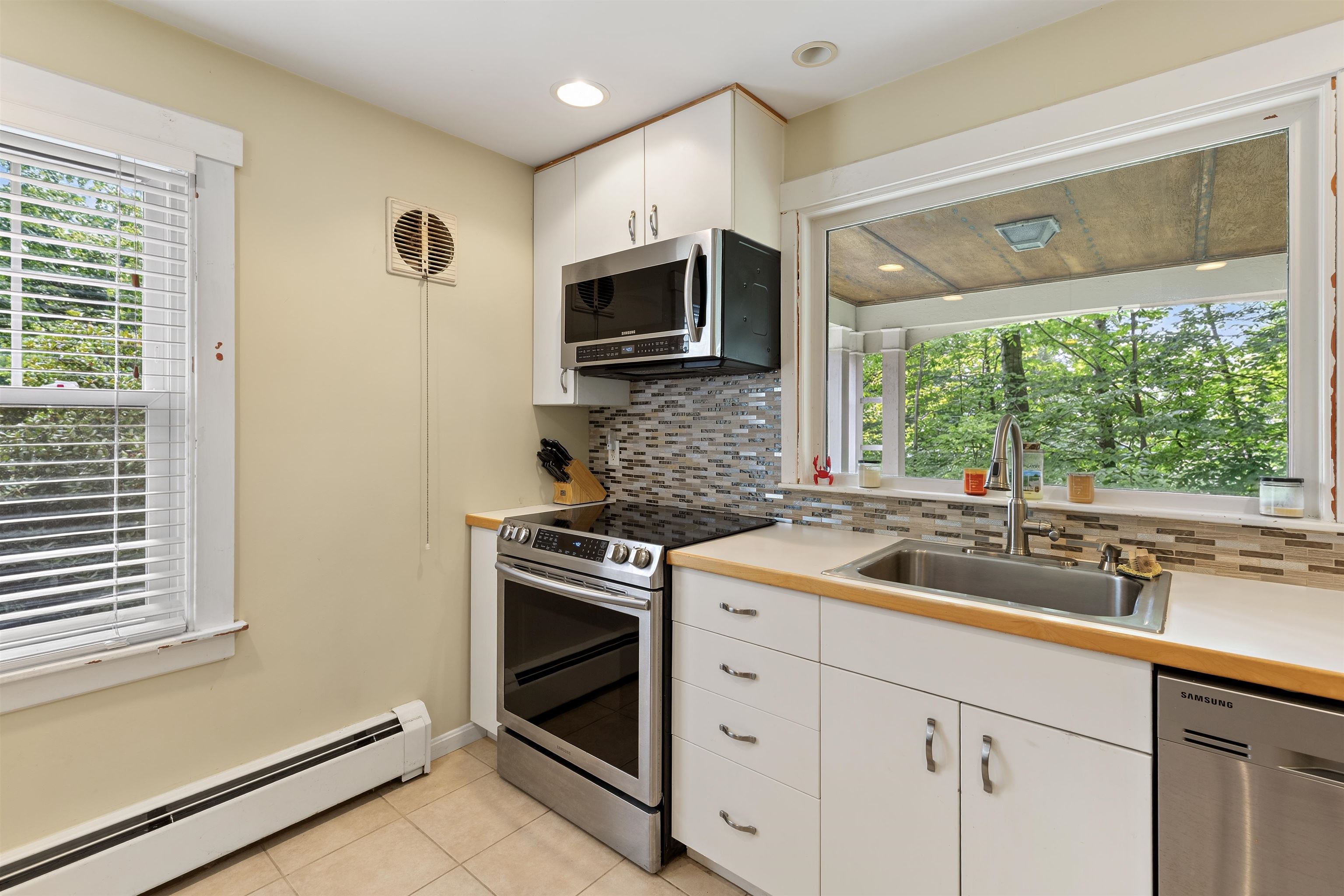 75 Forest Avenue Property Photo 6