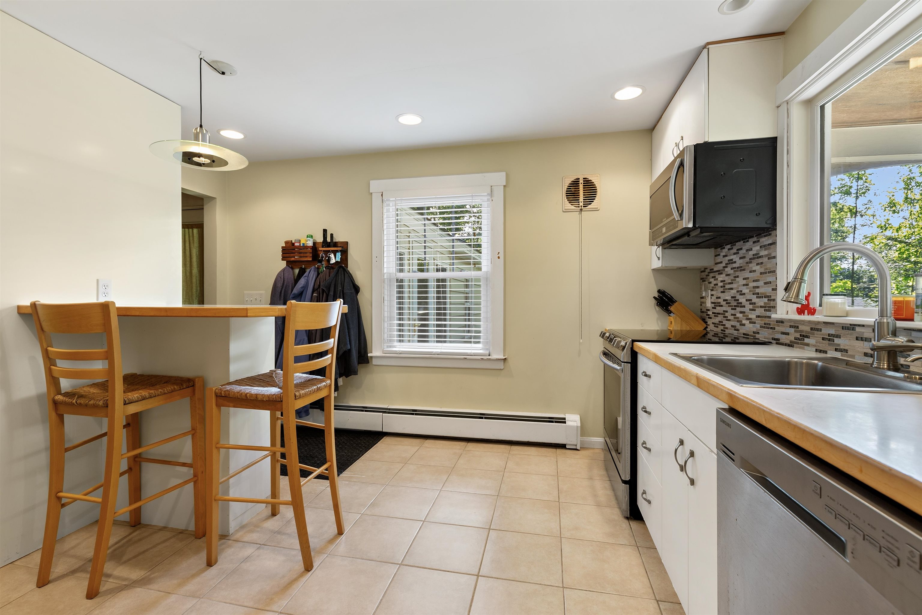 75 Forest Avenue Property Photo 8