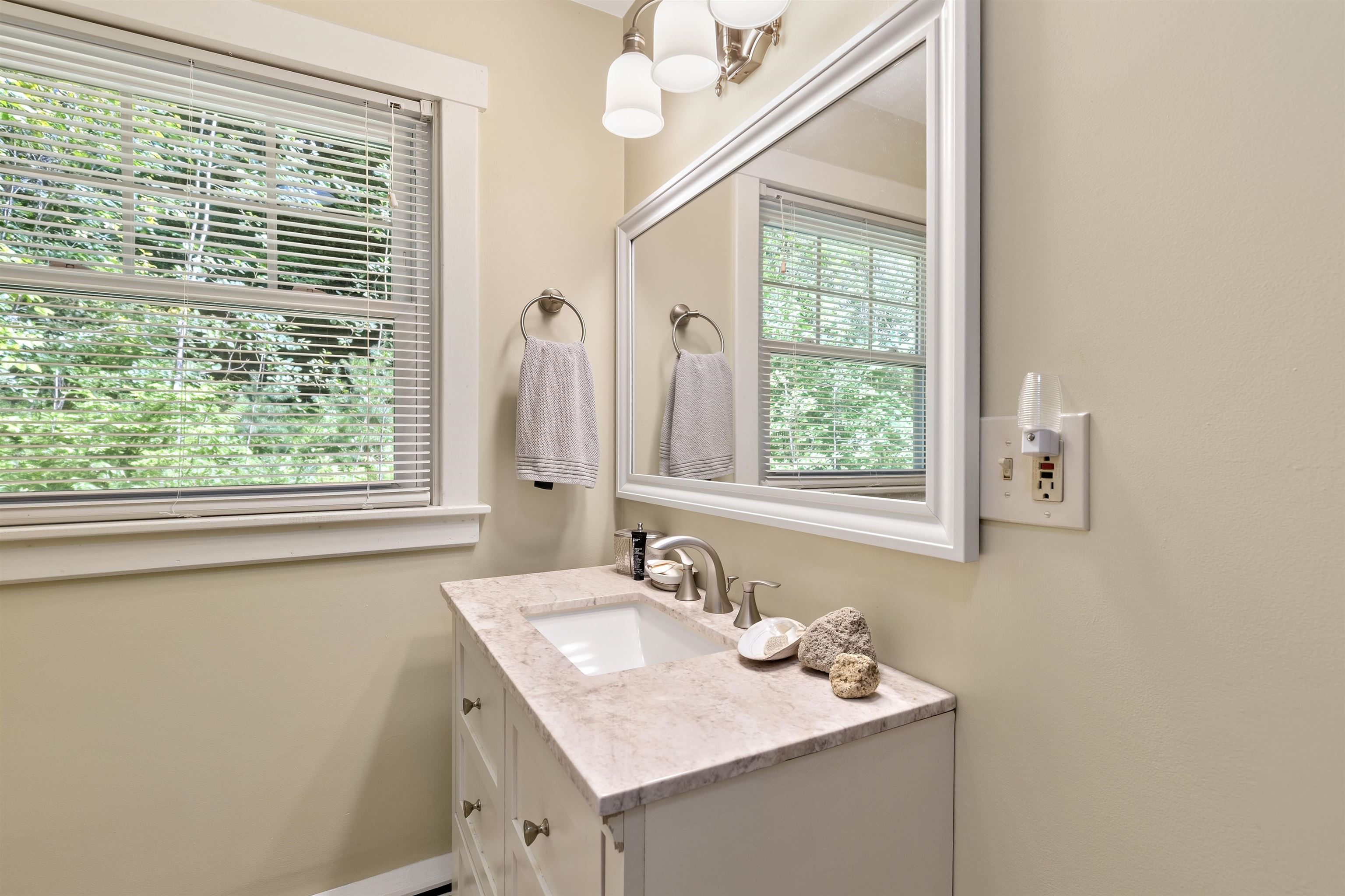 75 Forest Avenue Property Photo 18
